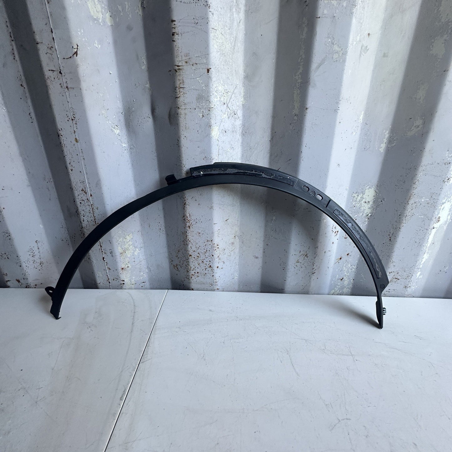 15-19 CHEVROLET CORVETTE Z06 OEM RH PASSENGER FRONT FENDER MOLDING 23315197