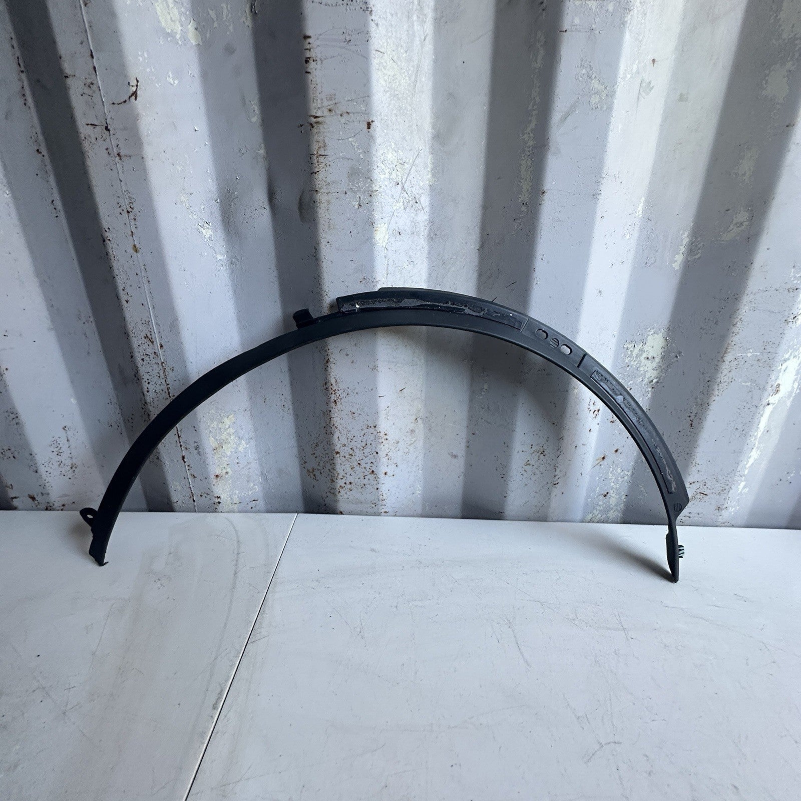 15-19 CHEVROLET CORVETTE Z06 OEM RH PASSENGER FRONT FENDER MOLDING 23315197