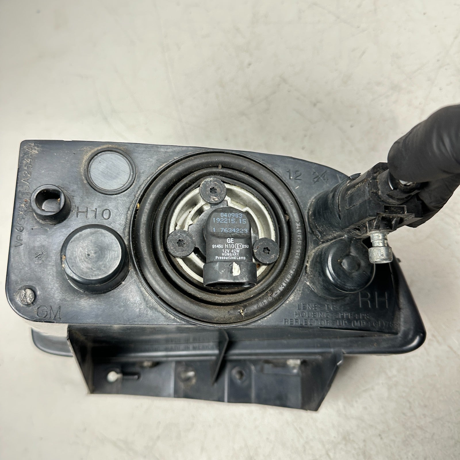 05-13 CHEVROLET CORVETTE FRONT RIGHT PASSENGER SIDE FOG LIGHT LAMP 25942592 OEM