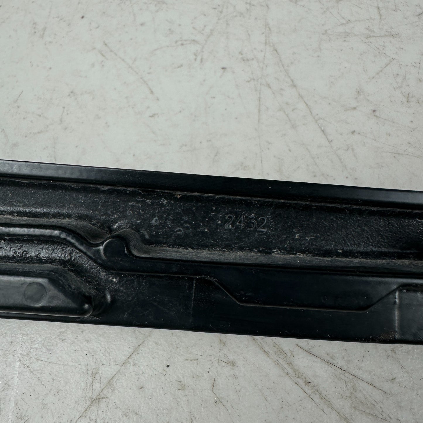 2014-2019 CHEVROLET CORVETTE FRONT WINDSHIELD RIGHT PASSENGER SIDE WIPER ARM OEM