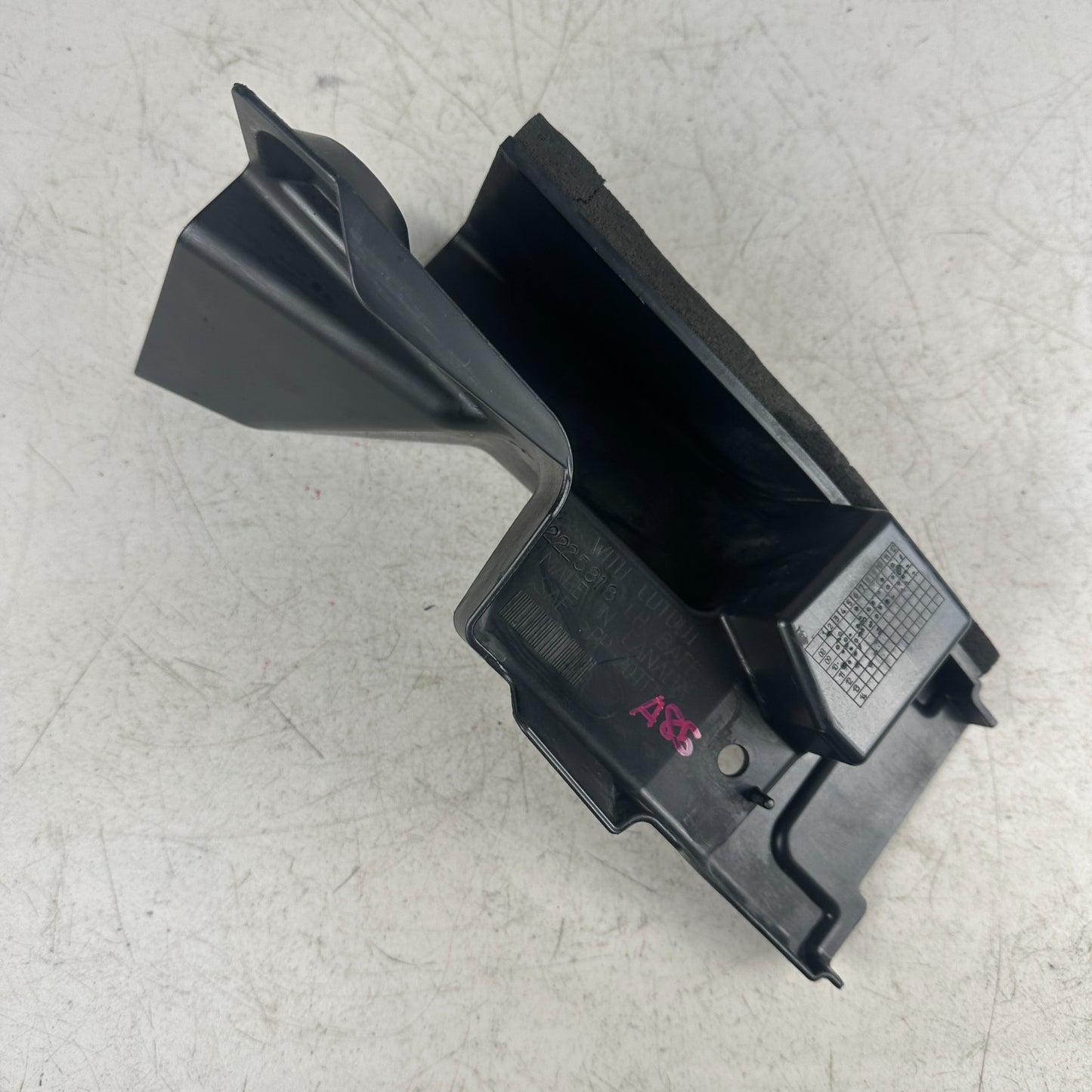 2010-2015 CHEVROLET CAMARO LEFT DRIVER SIDE RADIATOR COOLING AIR BAFFLE OEM