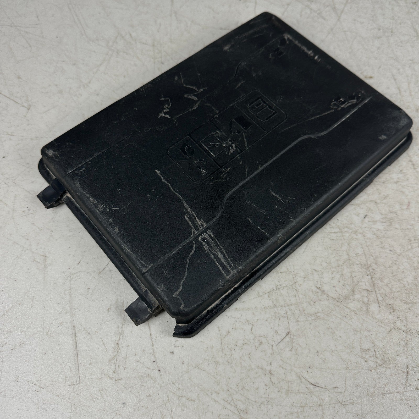 2014-2019 CHEVROLET CORVETTE C7 UNDER HOOD RELAY FUSE BOX ASSEMBLY 23189699 OEM