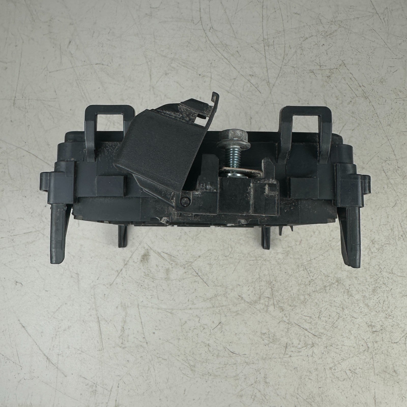 2014-2019 CHEVROLET CORVETTE C7 UNDER HOOD RELAY FUSE BOX ASSEMBLY 23189699 OEM