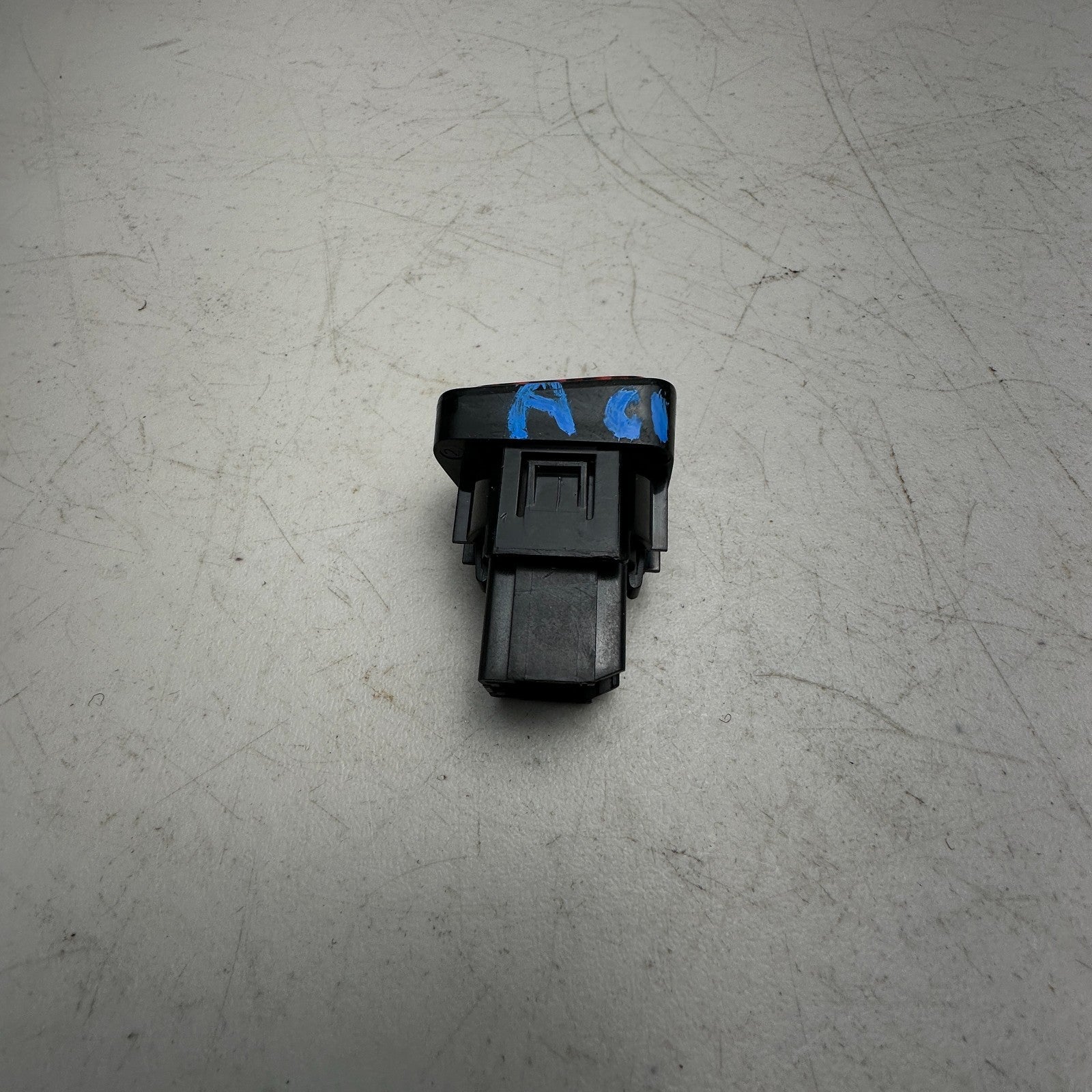 2014-2019 CHEVY CORVETTE C7 FRONT ENGINE IGNITION START STOP SWITCH BUTTON OEM