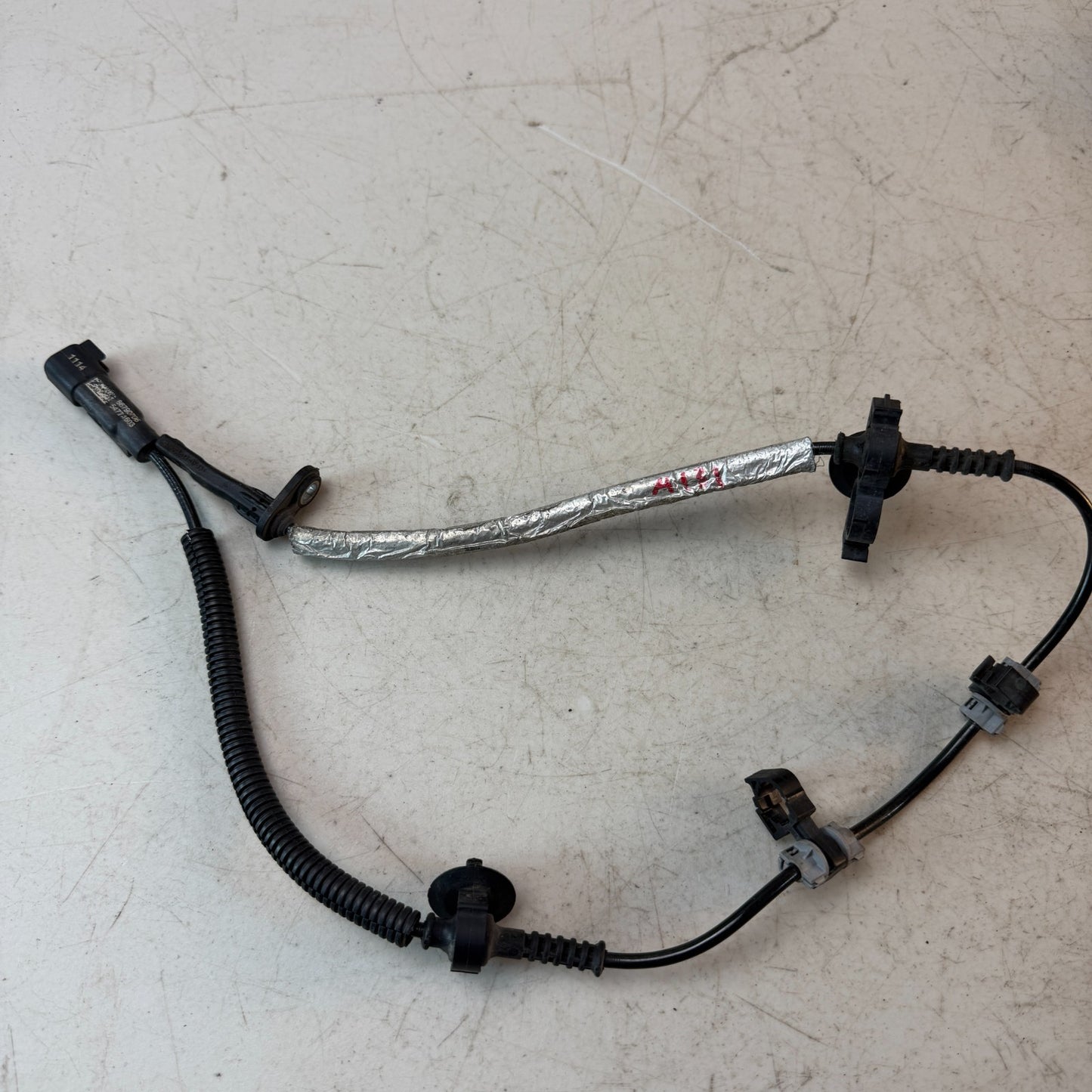 2016-2024 CHEVY CAMARO FRONT LEFT / RIGHT ABS WHEEL SPEED SENSOR 86790706 OEM