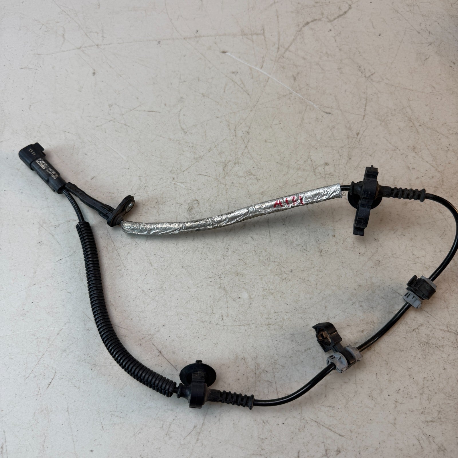 2016-2024 CHEVY CAMARO FRONT LEFT / RIGHT ABS WHEEL SPEED SENSOR 86790706 OEM