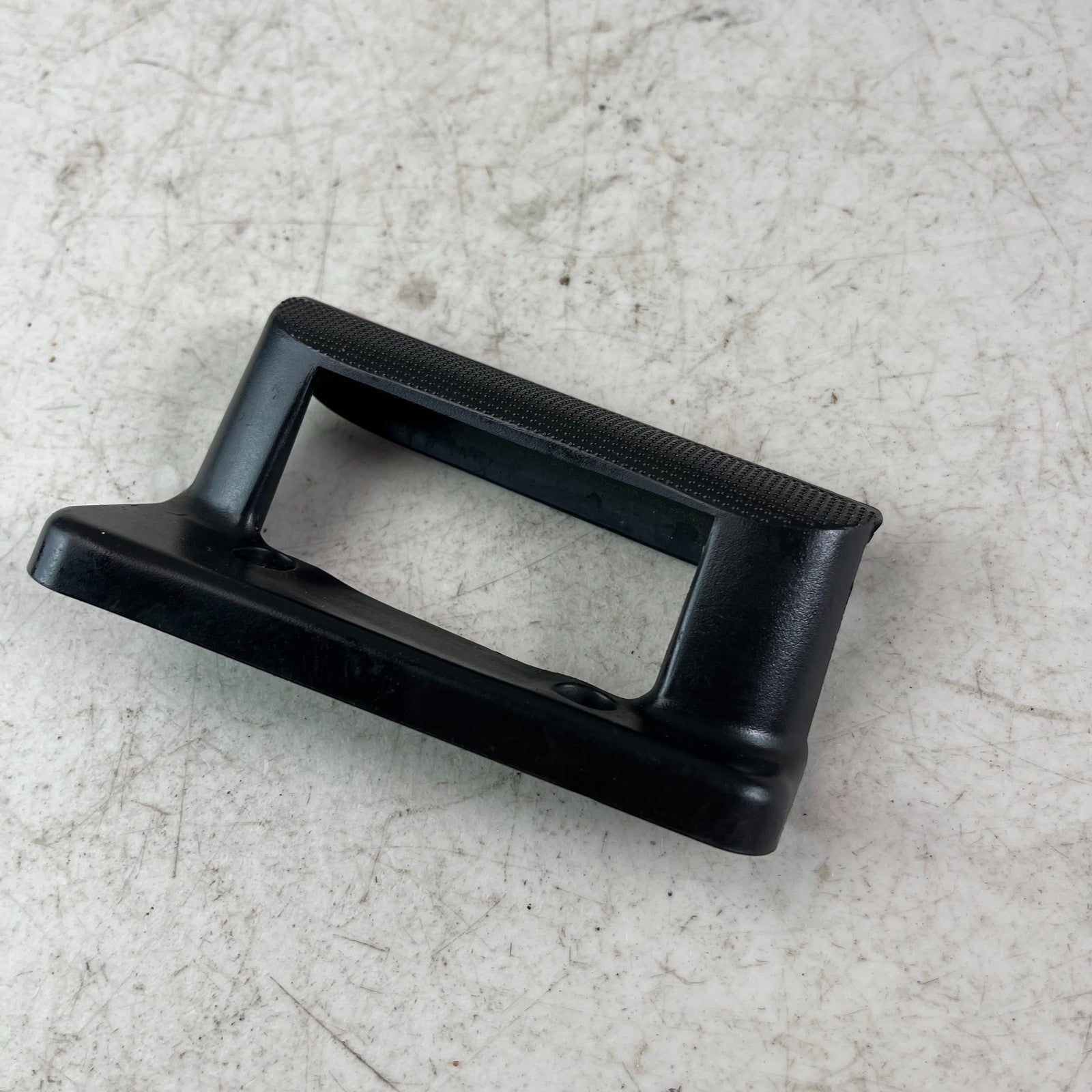 05-13 CHEVY CORVETTE RIGHT PASSENGER SIDE EXTERIOR DOOR HANDLE SWITCH BEZEL OEM
