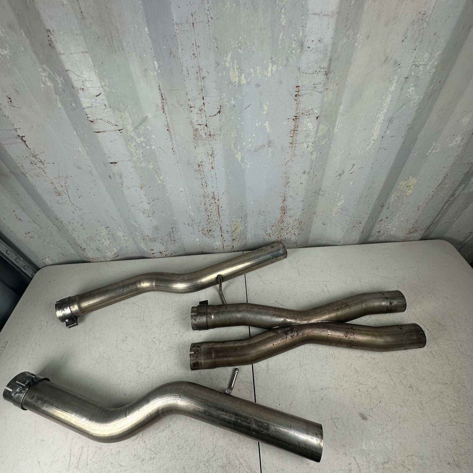 2016-2024 CHEVROLET CAMARO LOWER EXHAUST X PIPE ASSEMBLY OEM