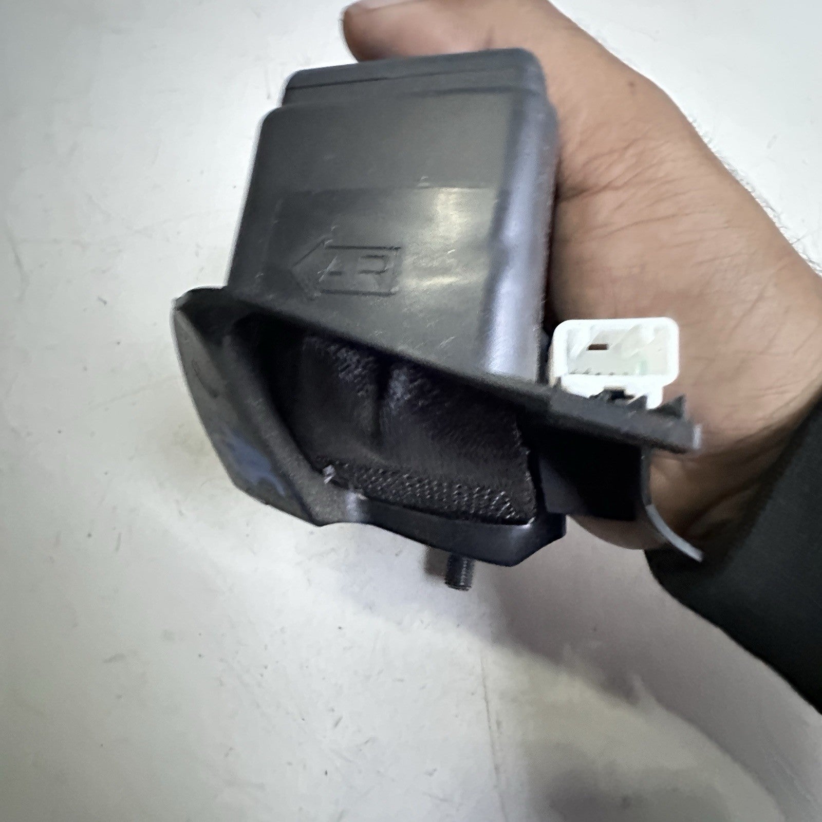 2022-2022 Toyota Corolla Rear Right Passenger Seatbelt Buckle BLACK OEM