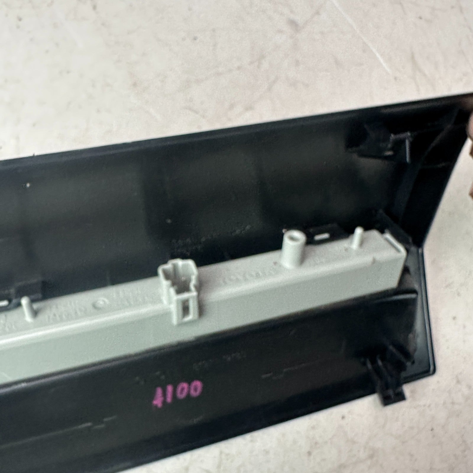 2020-2025 TOYOTA COROLLA REAR CENTER THIRD BRAKE LIGHT W/ BEZEL TRIM COVER OEM