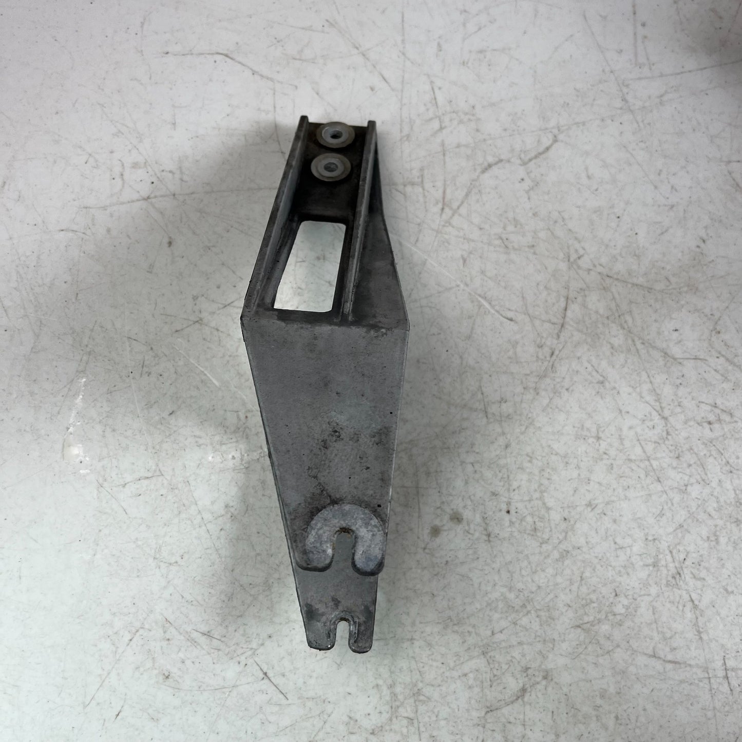 05-13 CHEVROLET CORVETTE ABS ANTI LOCK BRAKE PUMP SUPPORT BRACKET 10438259 OEM