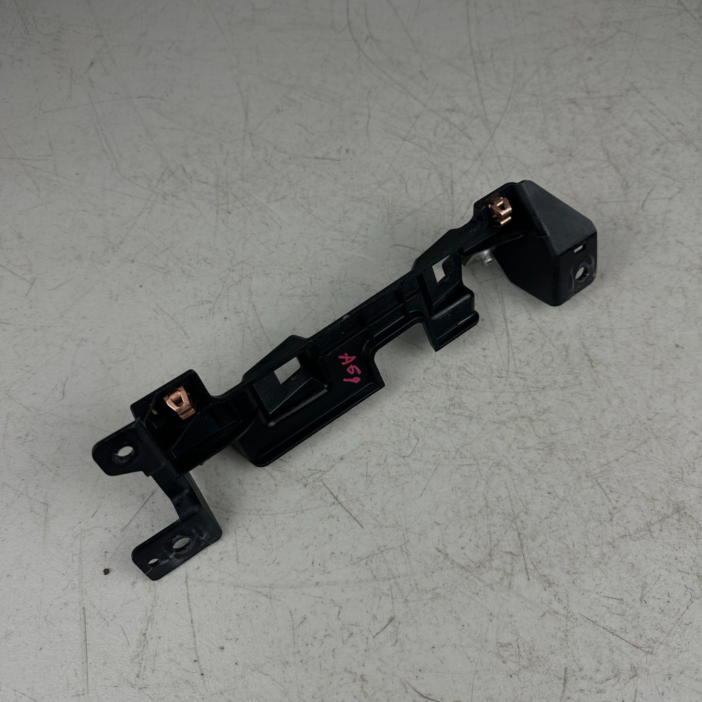 2014-2019 CHEVROLET CORVETTE C7 INSTRUMENT PANEL UPPER TRIM PANEL BRACKET OEM