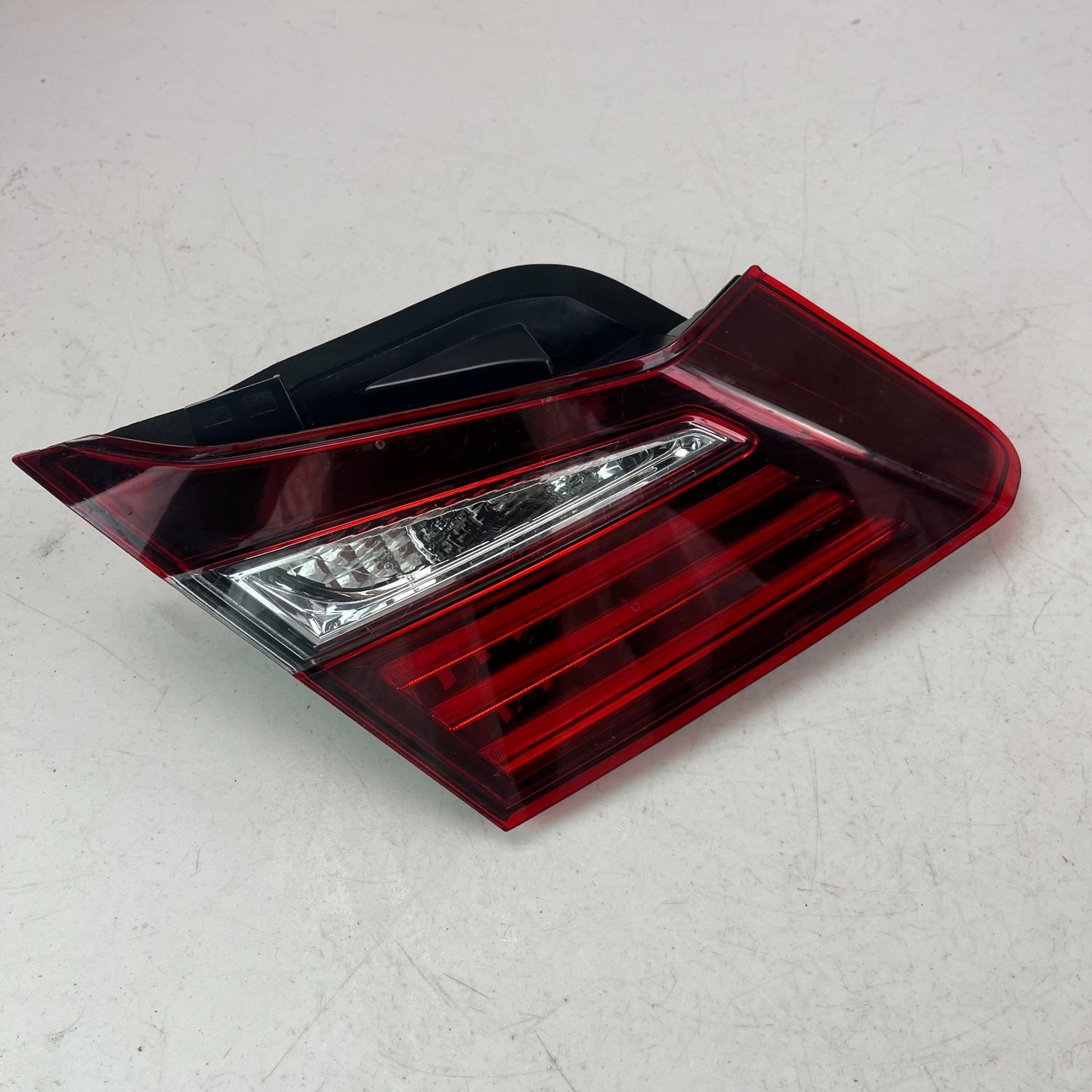 2016-2017 HONDA ACCORD REAR LEFT SIDE INNER TAIL LIGHT LAMP 34155-T2A-A21 OEM