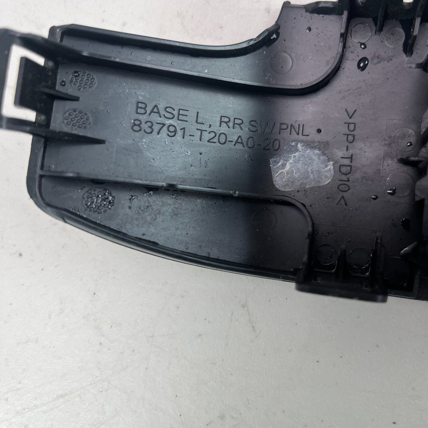 2022-2025 HONDA CIVIC REAR LEFT SIDE DOOR WINDOW CONTROL SWITCH WITH BEZEL OEM