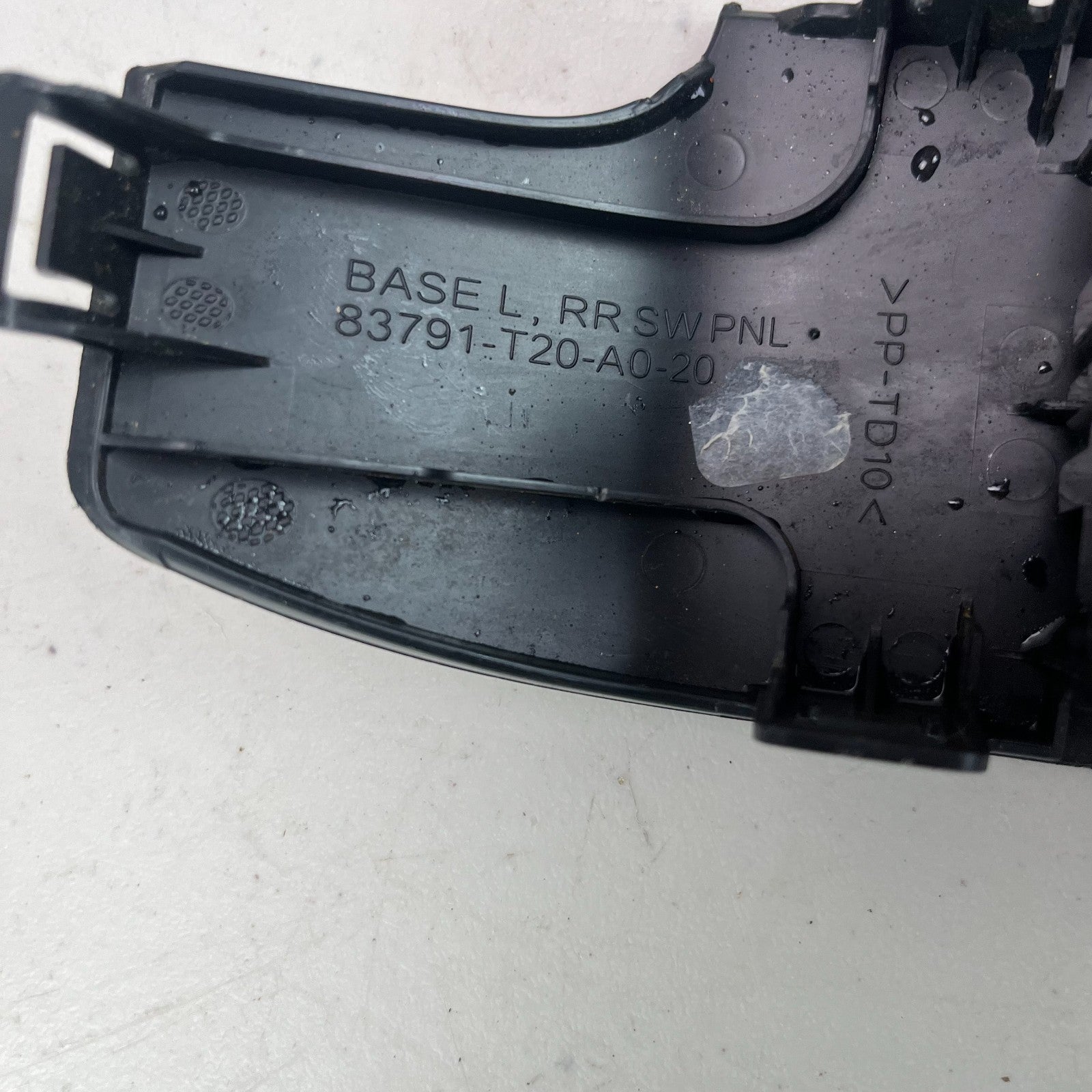 2022-2025 HONDA CIVIC REAR LEFT SIDE DOOR WINDOW CONTROL SWITCH WITH BEZEL OEM