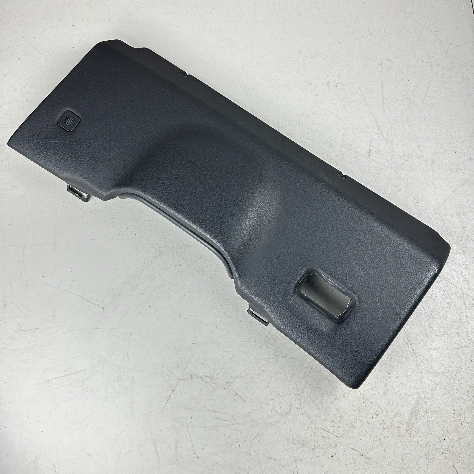 2005-2013 CHEVROLET CORVETTE LEFT DRIVER SIDE LOWER KNEE BOLSTER TRIM PANEL OEM