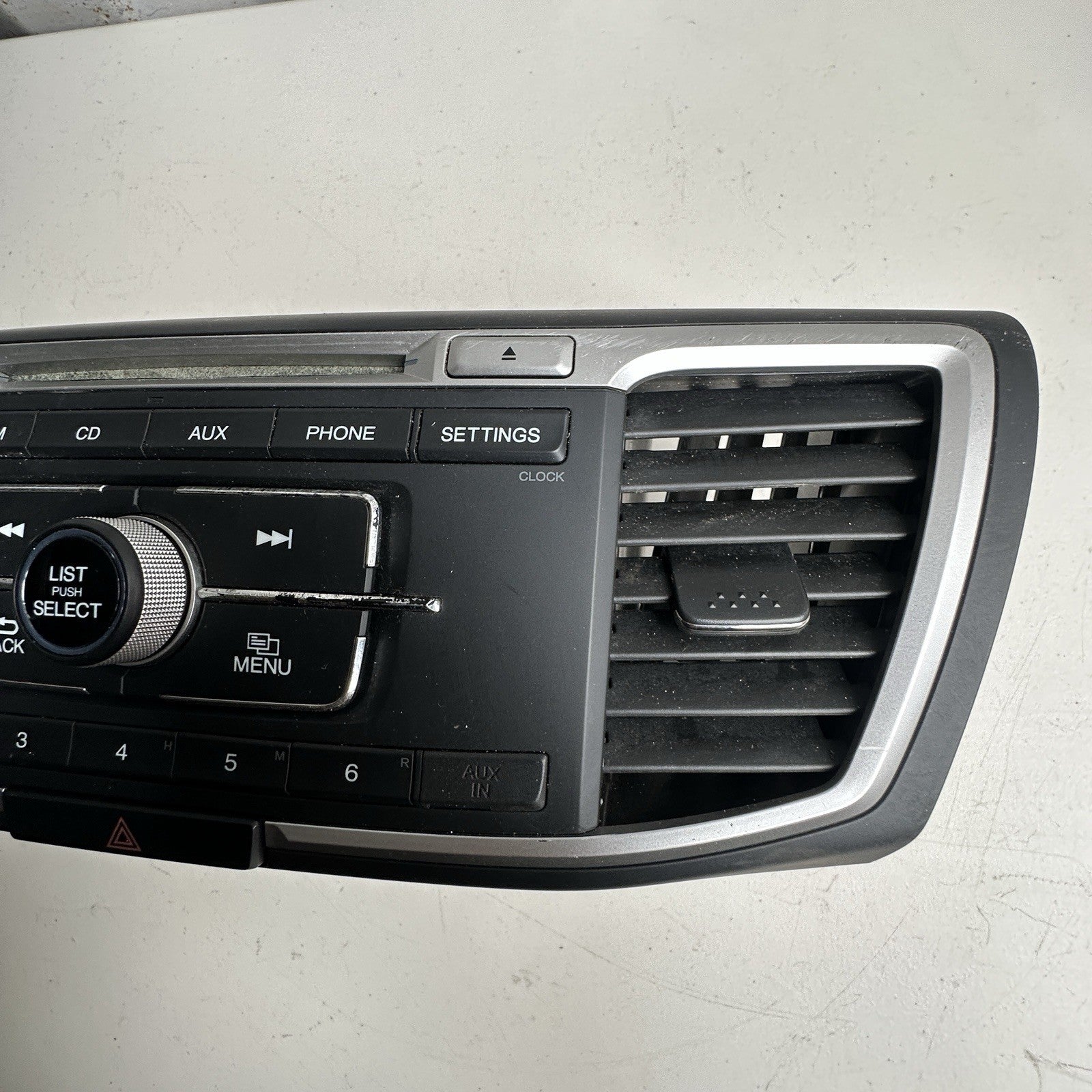2013-15 Honda Accord AM FM Radio Single Disc CD Player w Bezel 39100-T2A-A320