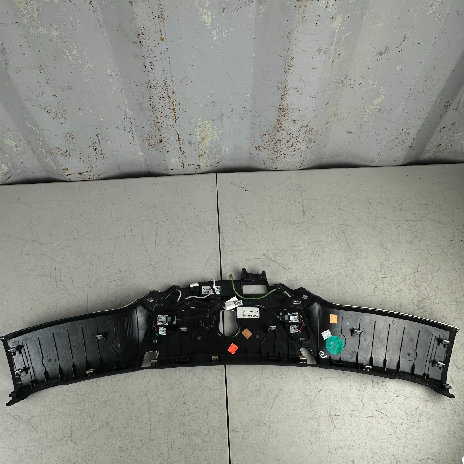 2014-2019 CHEVROLET CORVETTE FRONT WINDSHIELD ROOF HEADER UPPER COVER TRIM OEM