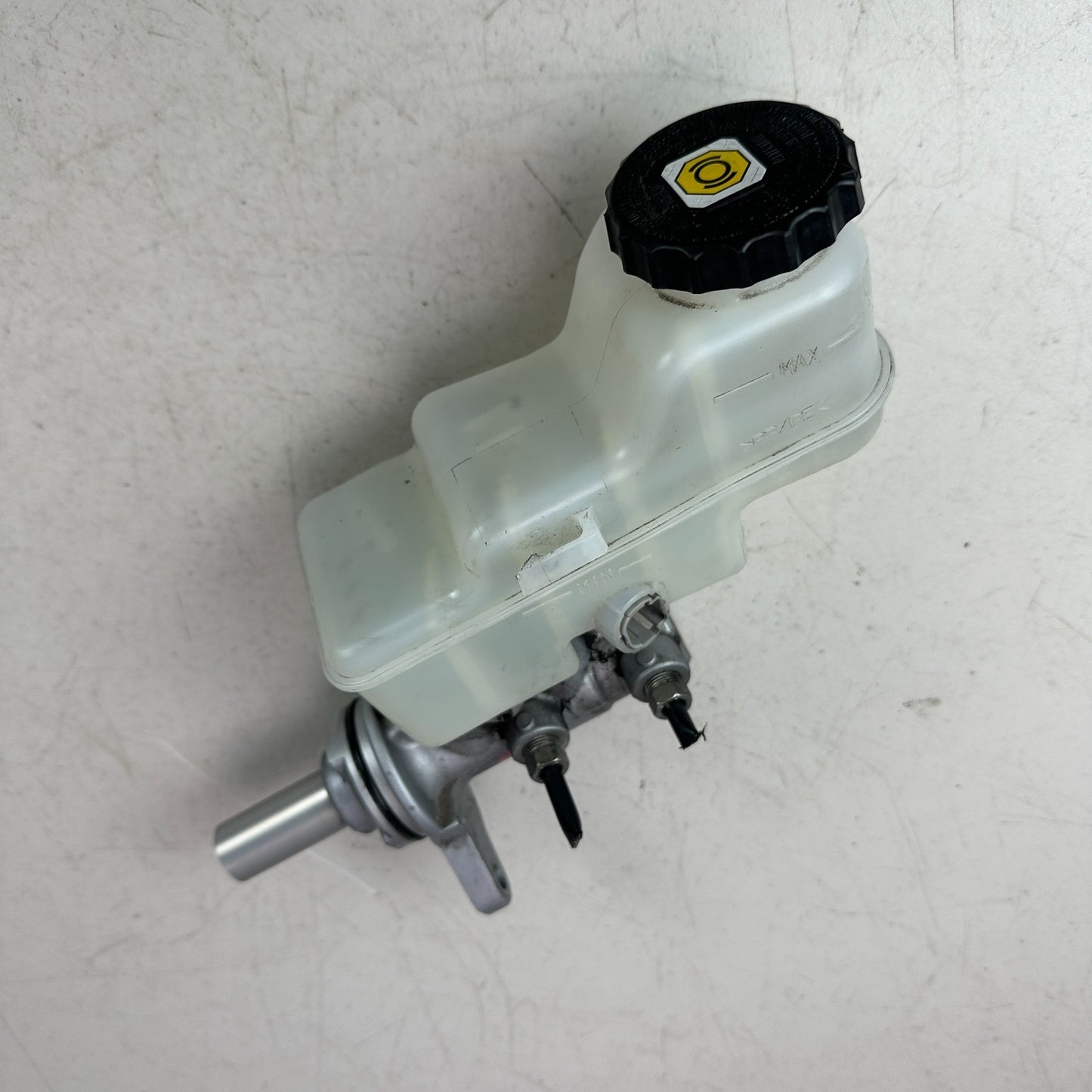 2019-2023 TOYOTA COROLLA BRAKE BOOSTER MASTER CYLINDER W/ RESERVOIR TANK OEM