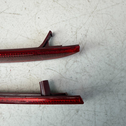 16-24 CHEVROLET CAMARO REAR LEFT & RIGHT BUMPER REFLECTOR LIGHT PAIR 84095137