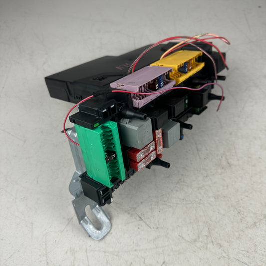 2008-2011 MERCEDES W204 C300 C350 REAR FUSE BOX RELAY MODULE 2045458201 OEM