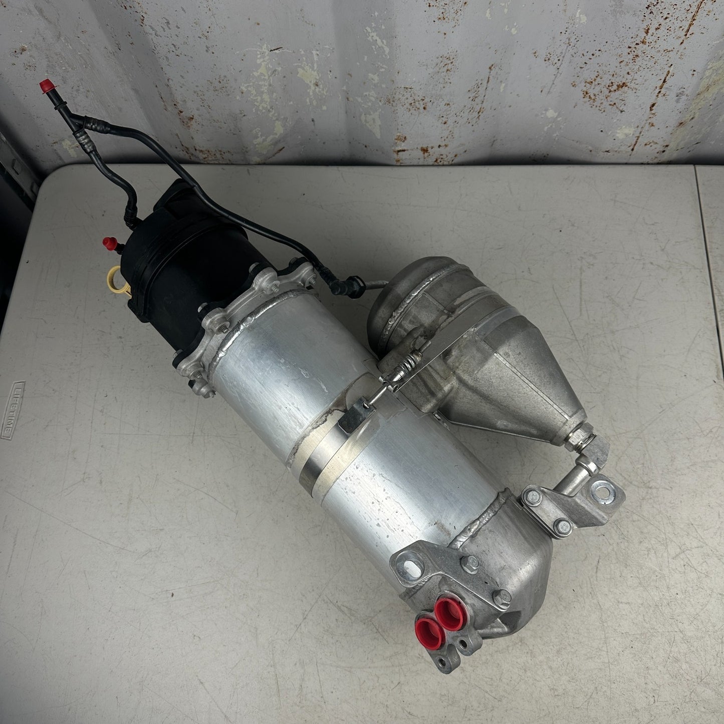 2014-2019 CHEVROLET CORVETTE C7 DRY SUMP OIL TANK RESEVOIR ASSEMBLY OEM