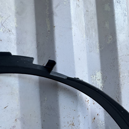 15-19 CHEVROLET CORVETTE Z06 OEM RH PASSENGER FRONT FENDER MOLDING 23315197
