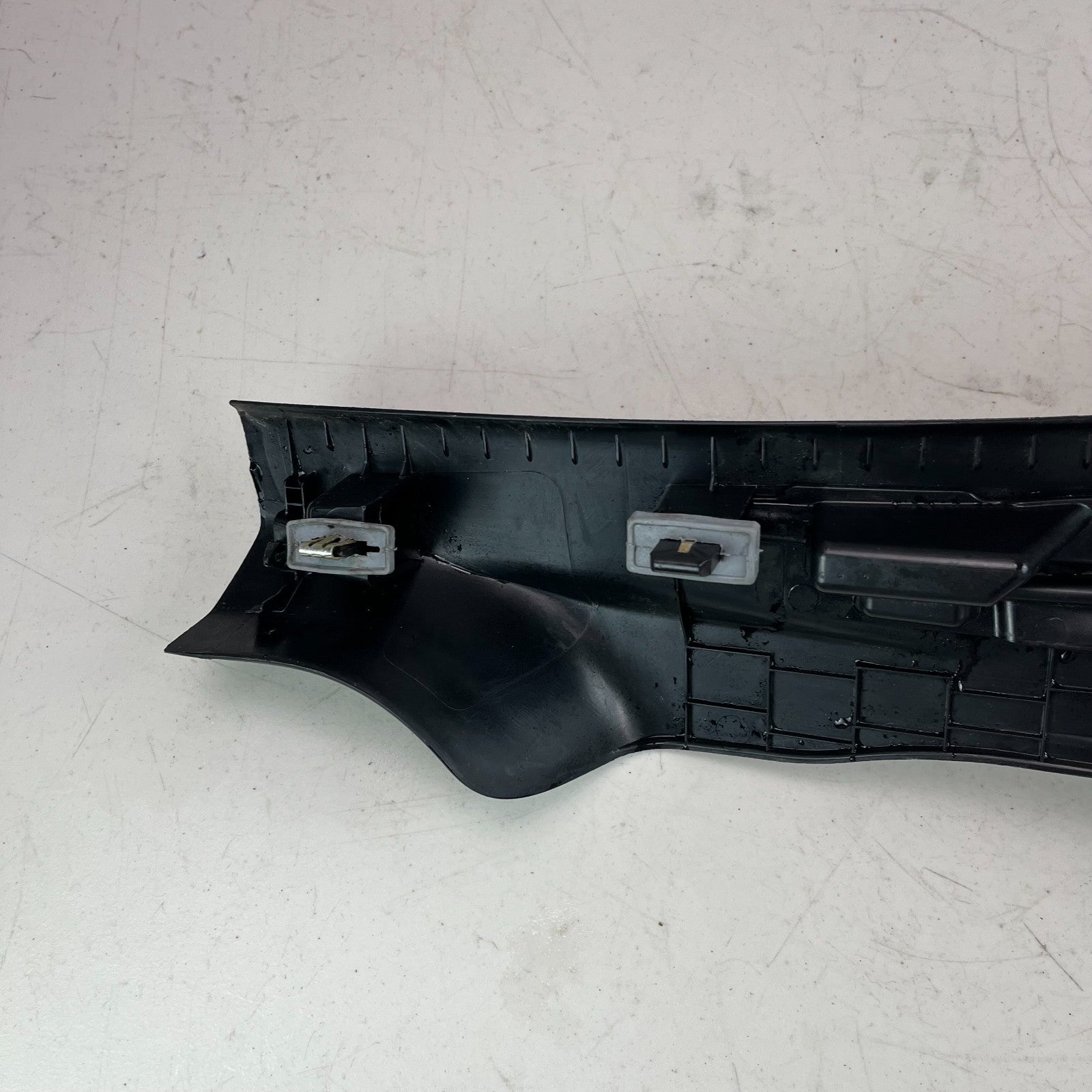 2011-2023 DODGE CHARGER REAR LEFT DRIVER DOOR SILL SCUFF PLATE TRIM 1KL39TRMAA