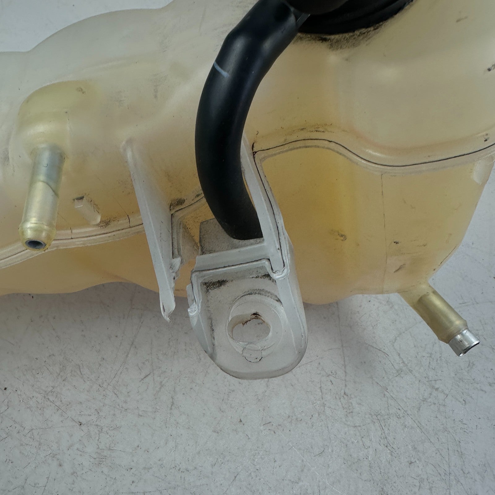 2011 - 2023 DODGE CHARGER 3.6L ENGINE RADIATOR COOLANT RECOVERY BOTTLE TANK OEM