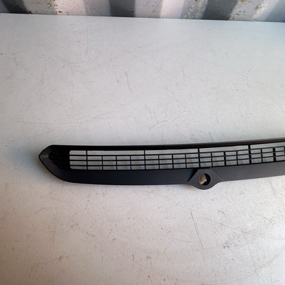 15-19 CHEVY CORVETTE C7 OEM CENTER DASH UPPER DEFROST VENT TRIM OEM GM