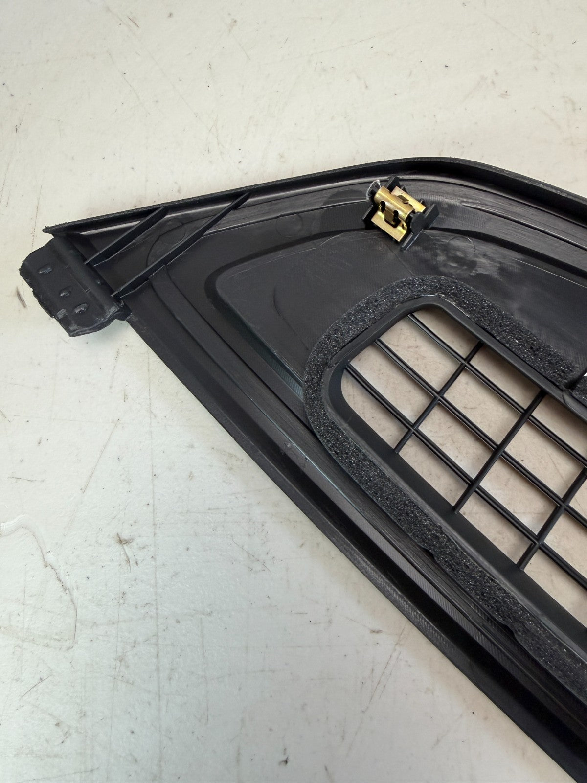 2016-2024 CHEVROLET CAMARO DASH DASHBOARD DEFROST GRILLE COVER TRIM PANEL OEM