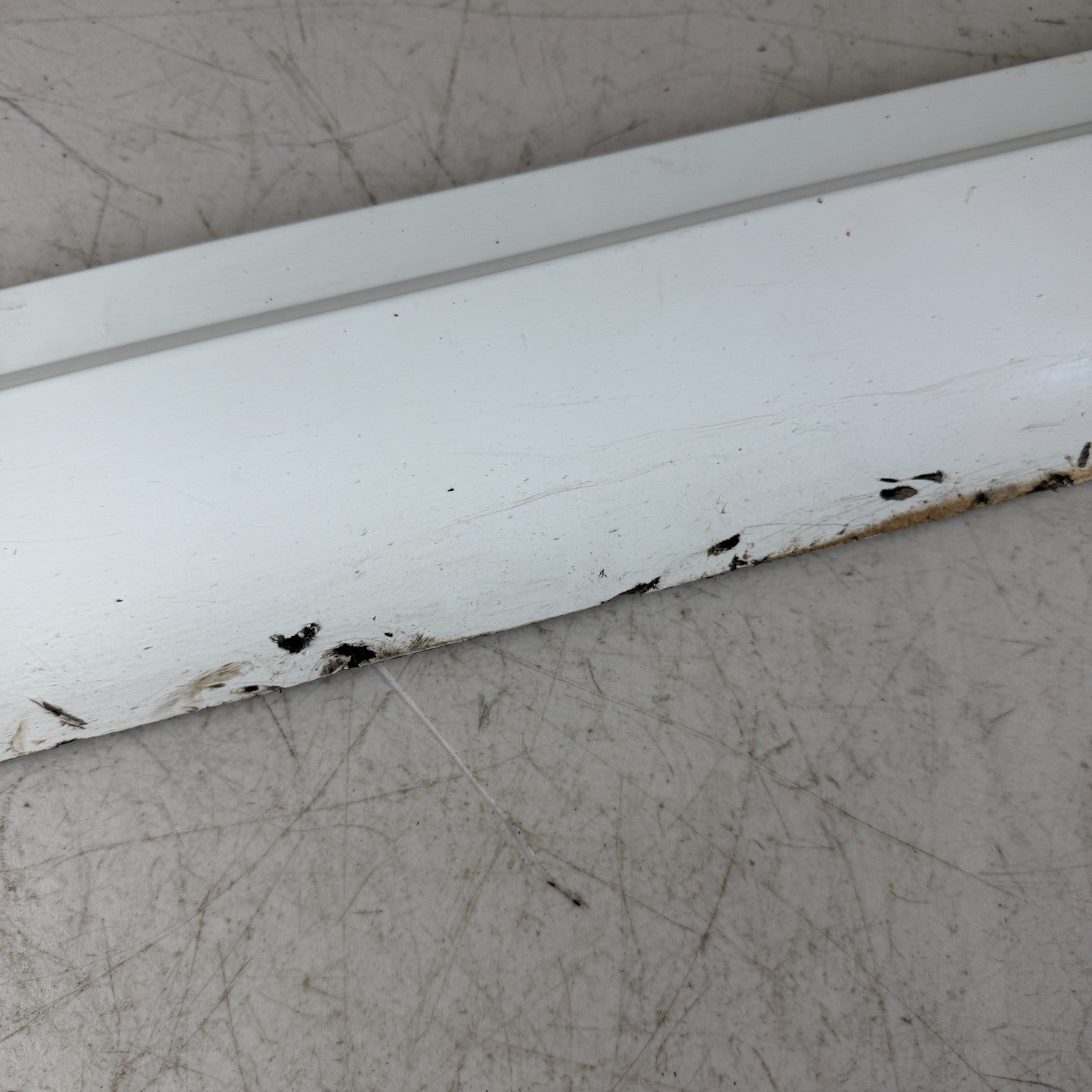 2017-2020 MASERATI LEVANTE FRONT RIGHT EXTERIOR LOWER DOOR TRIM MOLDING OEM