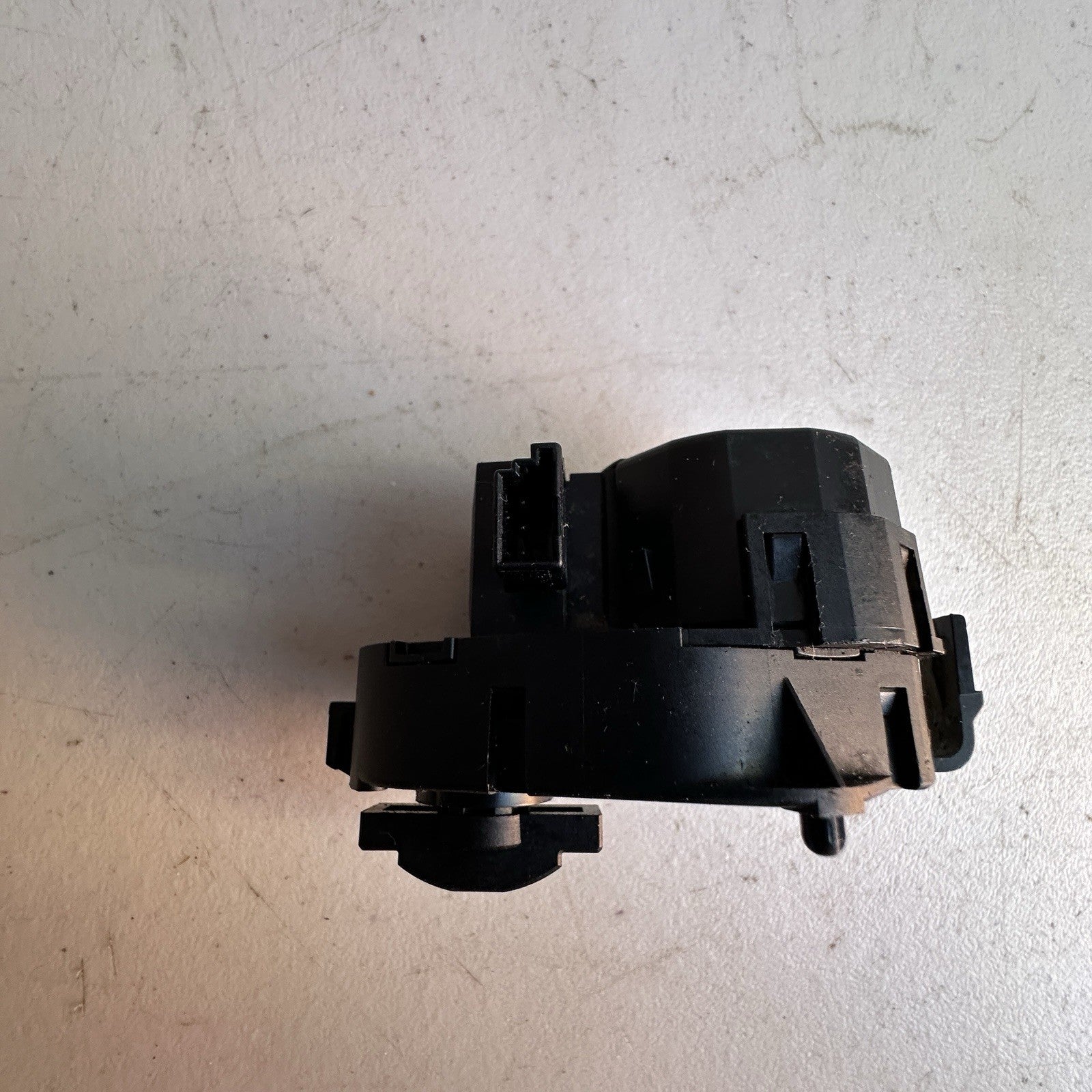 2006 - 2010 BMW 535 XI HVAC FLAP/ SERVO AIR MOTOR ACTUATORPN 6 942 993 OEM
