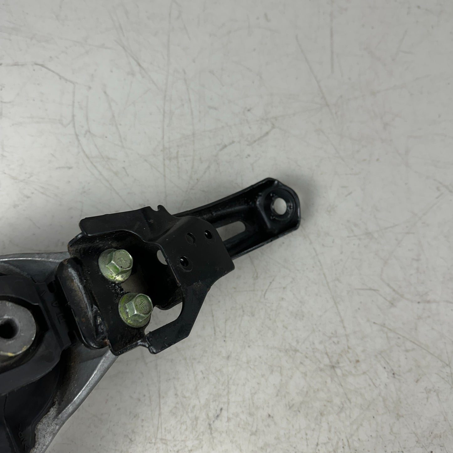 2017-2019 HONDA CR-V FRONT RIGHT PASSENGER SIDE ENIGNE MOTOR SUPPORT MOUNT OEM