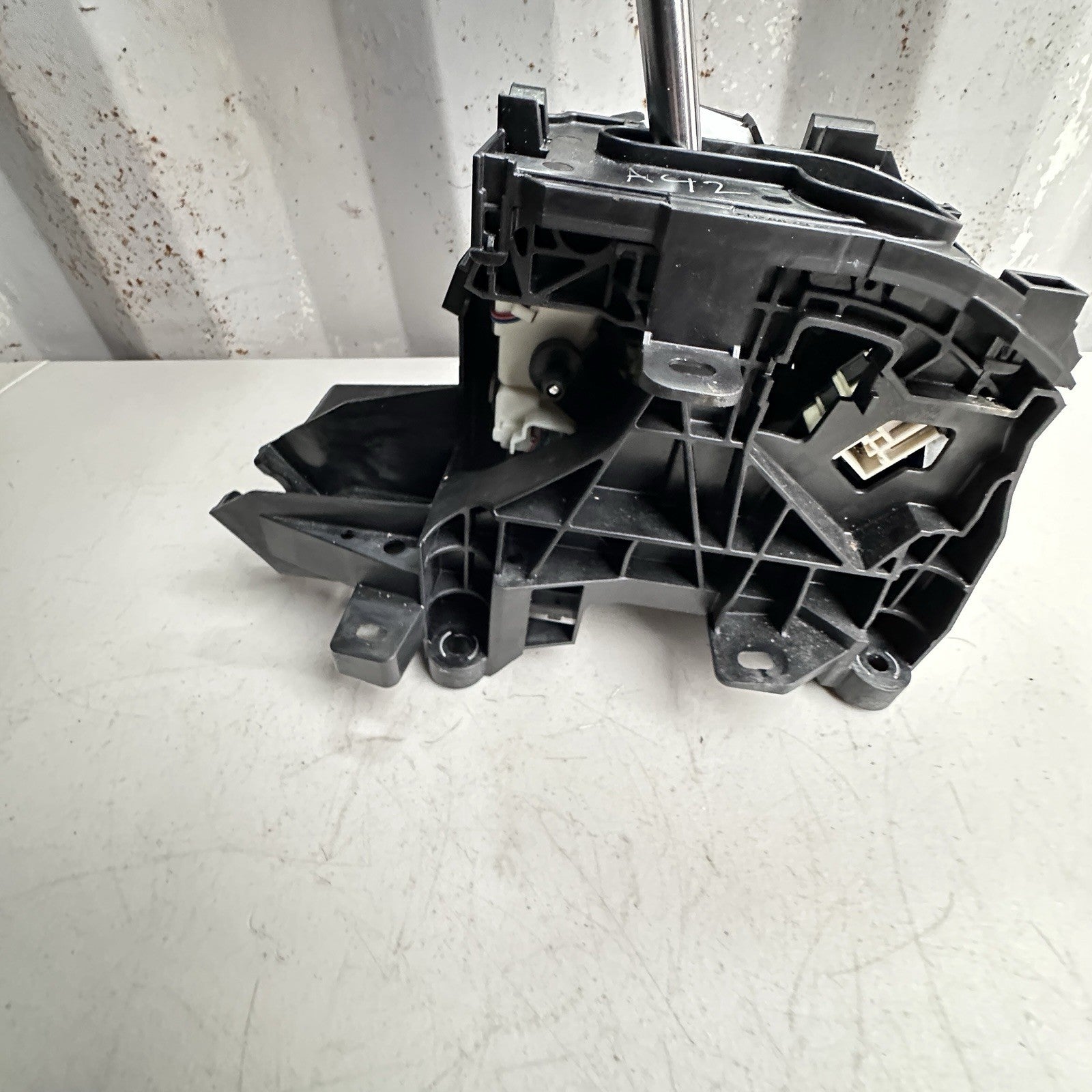 2020-2022 TOYOTA COROLLA FLOOR GEAR SHIFTER BLACK 2.0L AT FWD