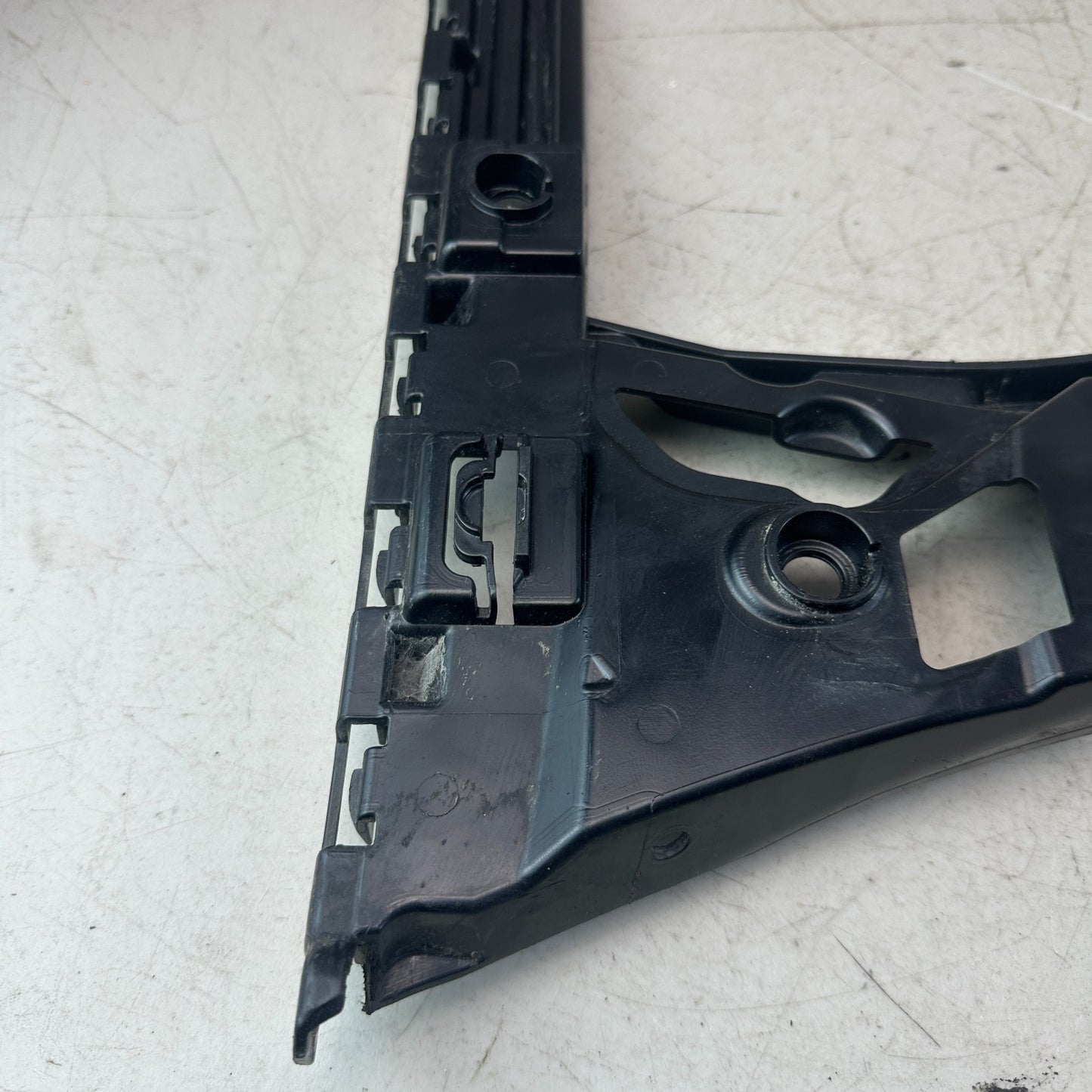 2015-2021 MERCEDES C300 REAR RIGHT BUMPER MOUNT HOLDER BRACKET A2058801802 OEM