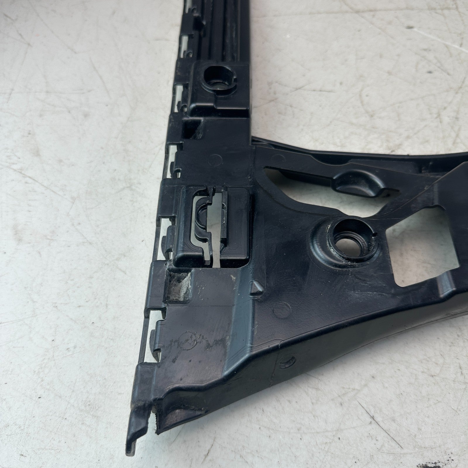 2015-2021 MERCEDES C300 REAR RIGHT BUMPER MOUNT HOLDER BRACKET A2058801802 OEM