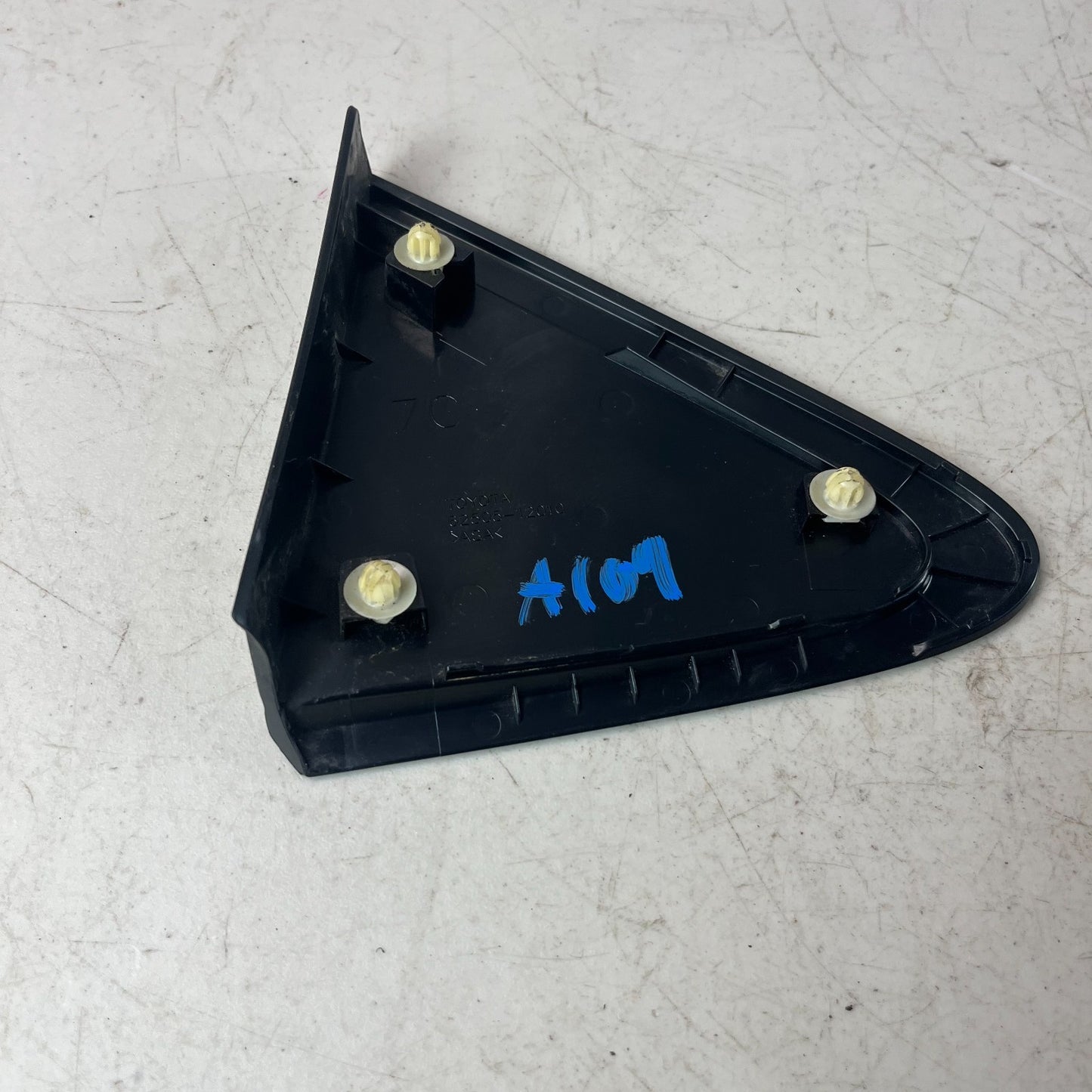 2020-2024 TOYOTA COROLLA REAR RIGHT PASSENGER CORNER MOLDING TRIM 62505-12010
