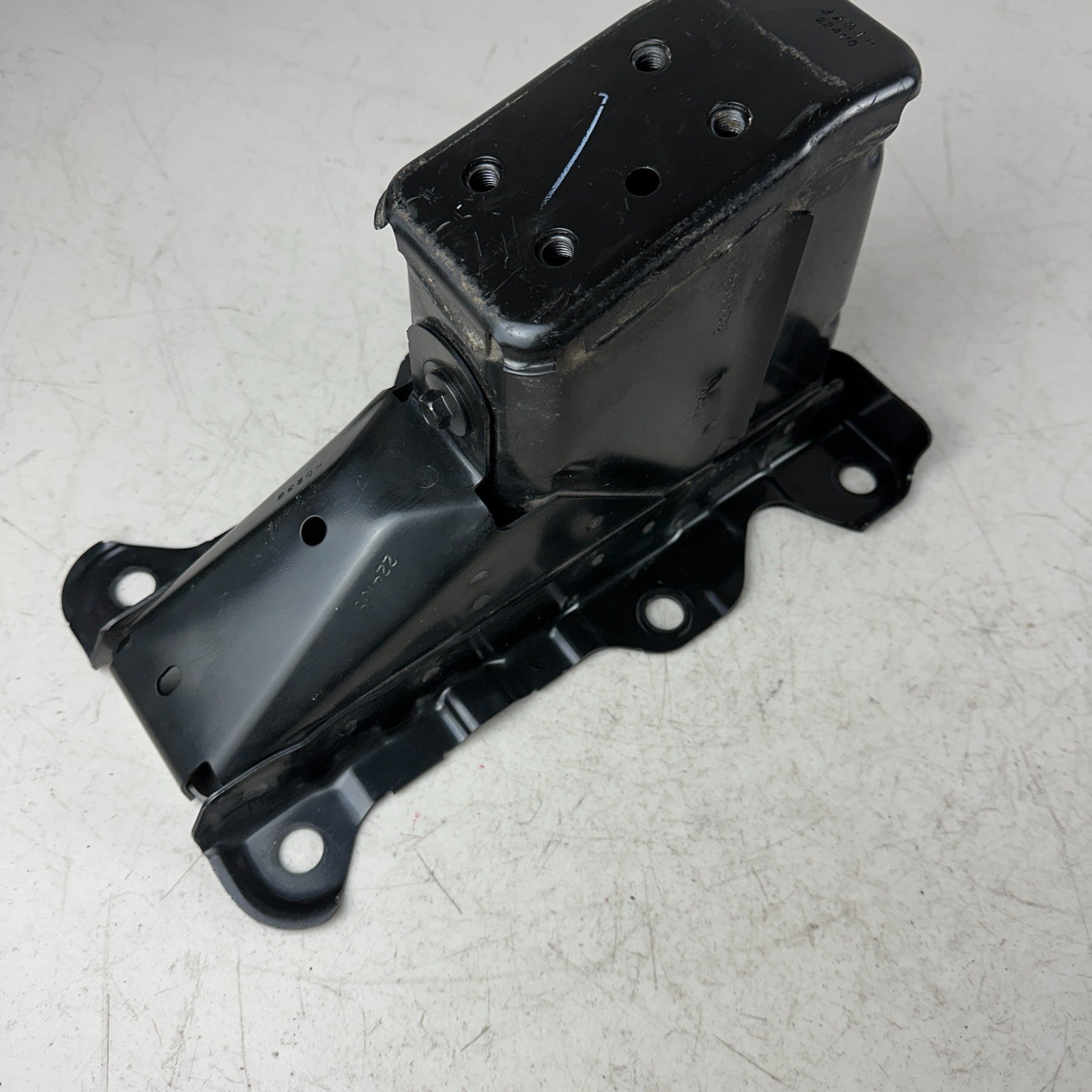 2017-2022 HONDA CR-V CRV FRONT LEFT DRIVER SIDE BUMPER BAR MOUNT BRACKET OEM