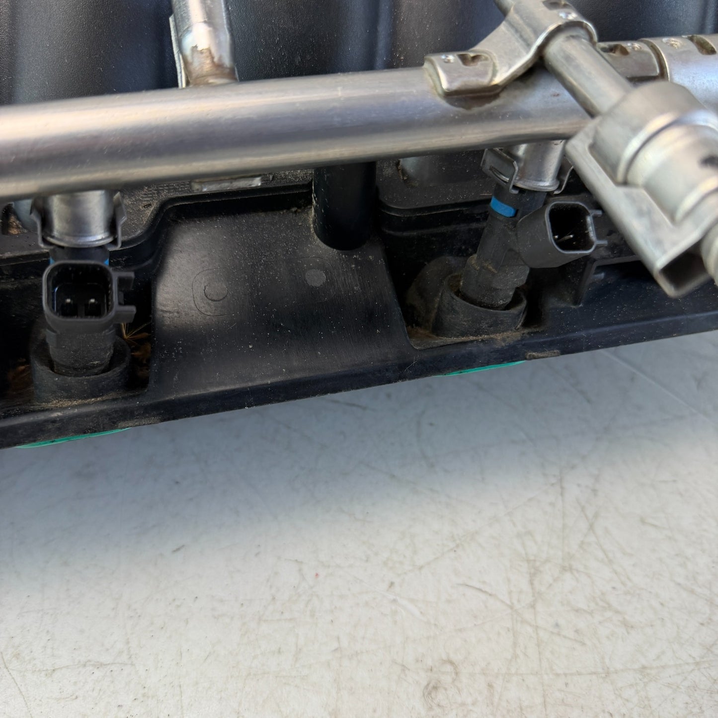05-07 LS2 CHEVROLET CORVETTE C6 INTAKE MANIFOLD W/ FUEL INJECTION RAIL 12595285