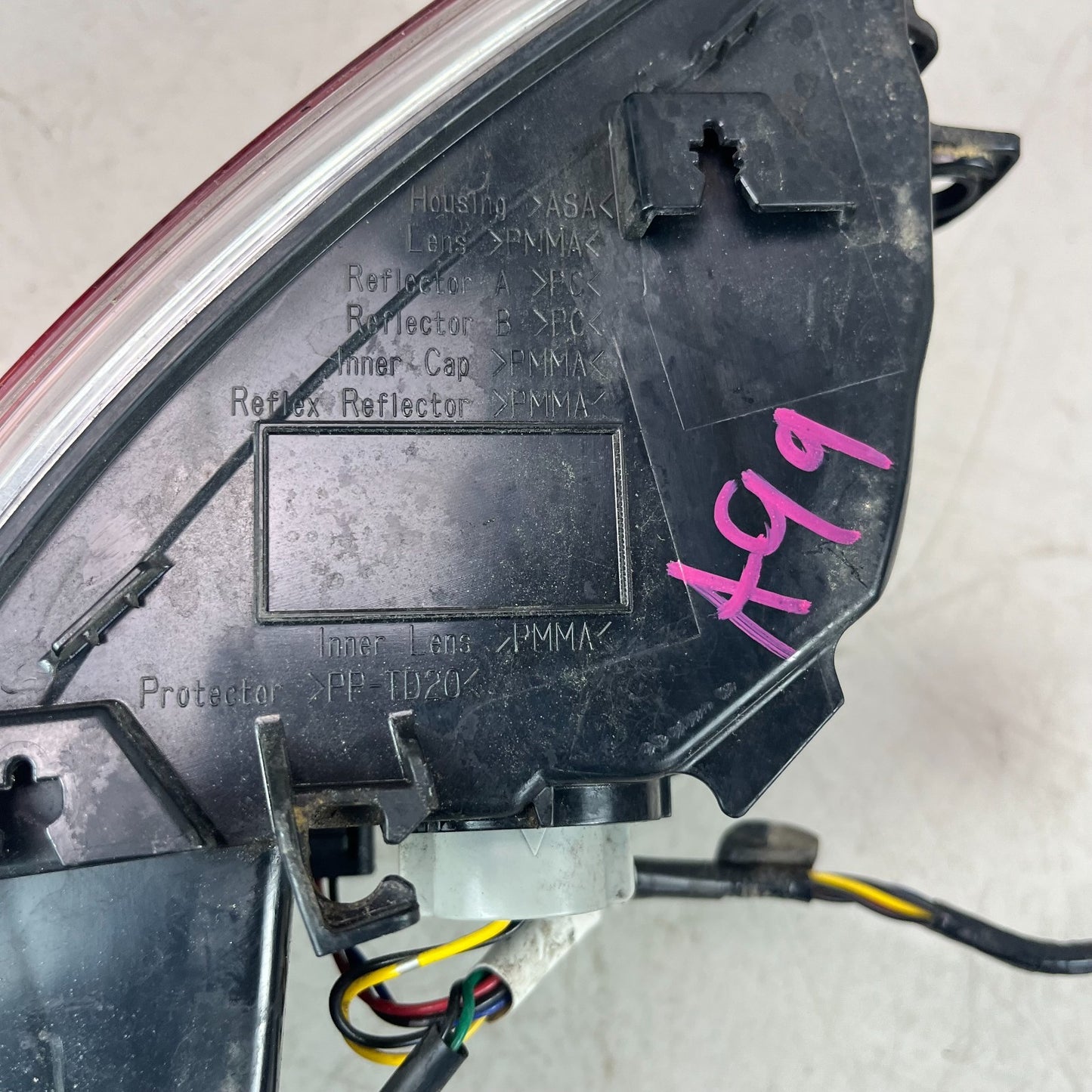 2020-2022 TOYOTA COROLLA REAR LEFT DRIVER OUTER TAIL LIGHT TAILLIGHT LAMP OEM