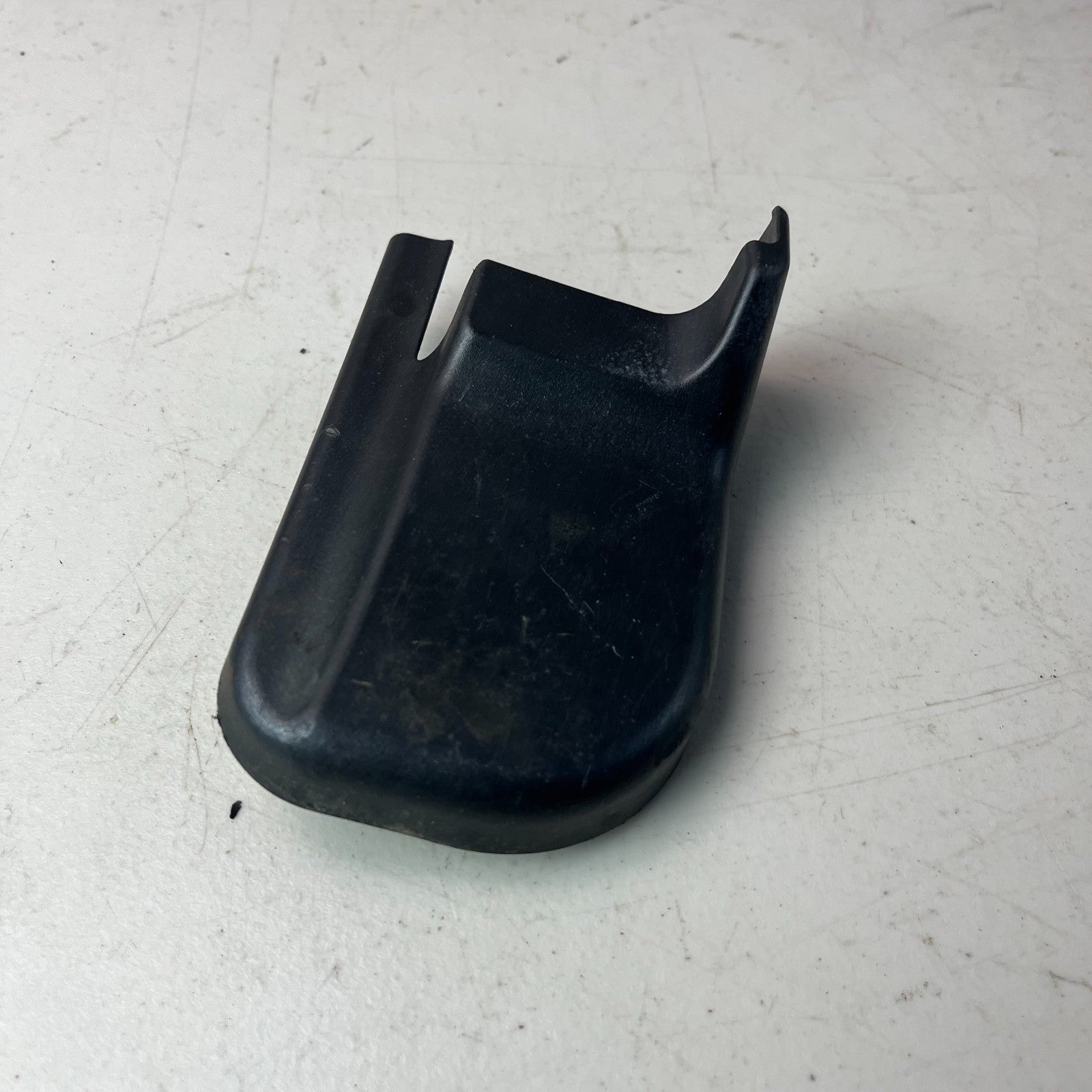 2014-2019 CHEVROLET CORVETTE LEFT DRIVER SIDE SEAT RAIL OUTER TRIM L0286904 OEM