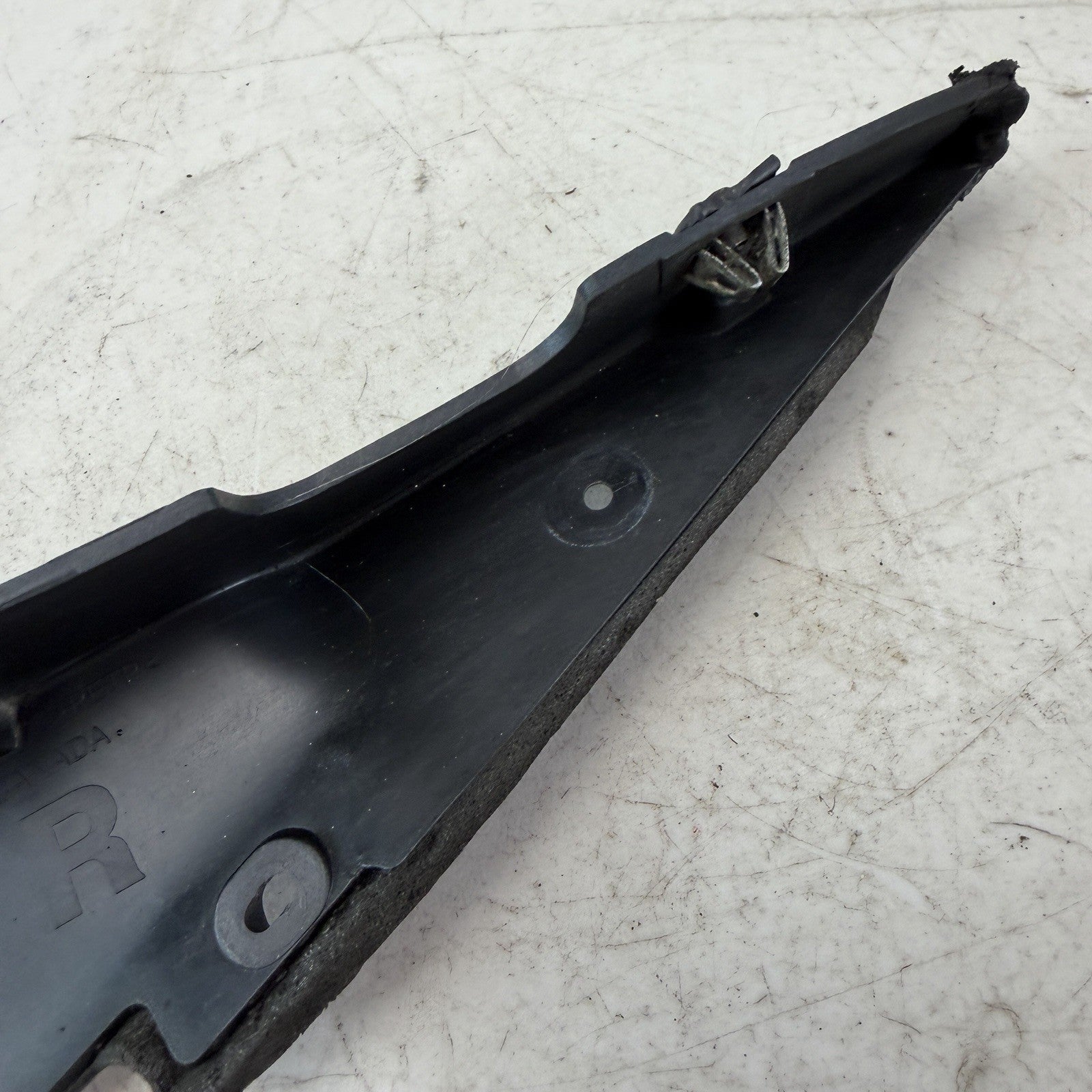 05-13 C6 Corvette Exterior A Pillar Bracket RH Passenger 15240518