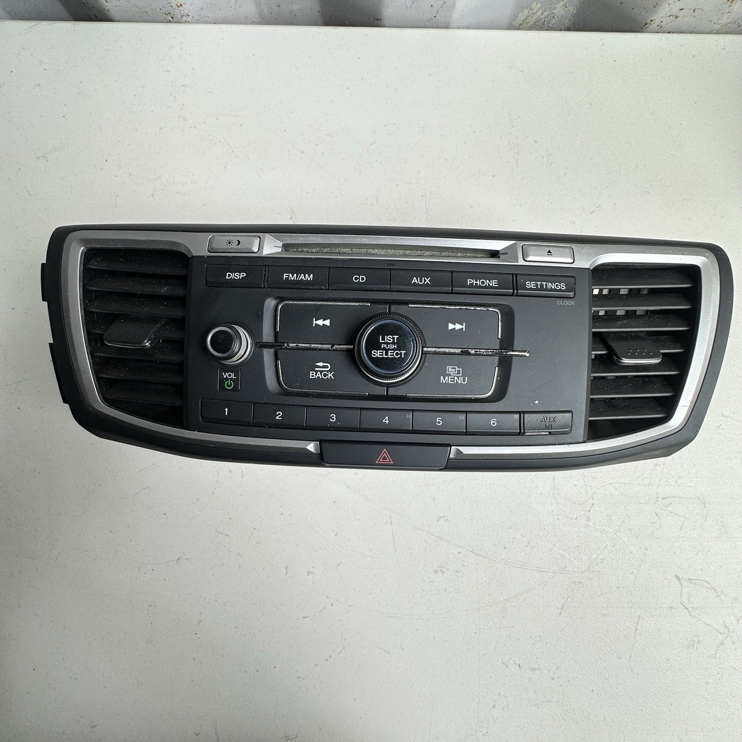2013-15 Honda Accord AM FM Radio Single Disc CD Player w Bezel 39100-T2A-A320