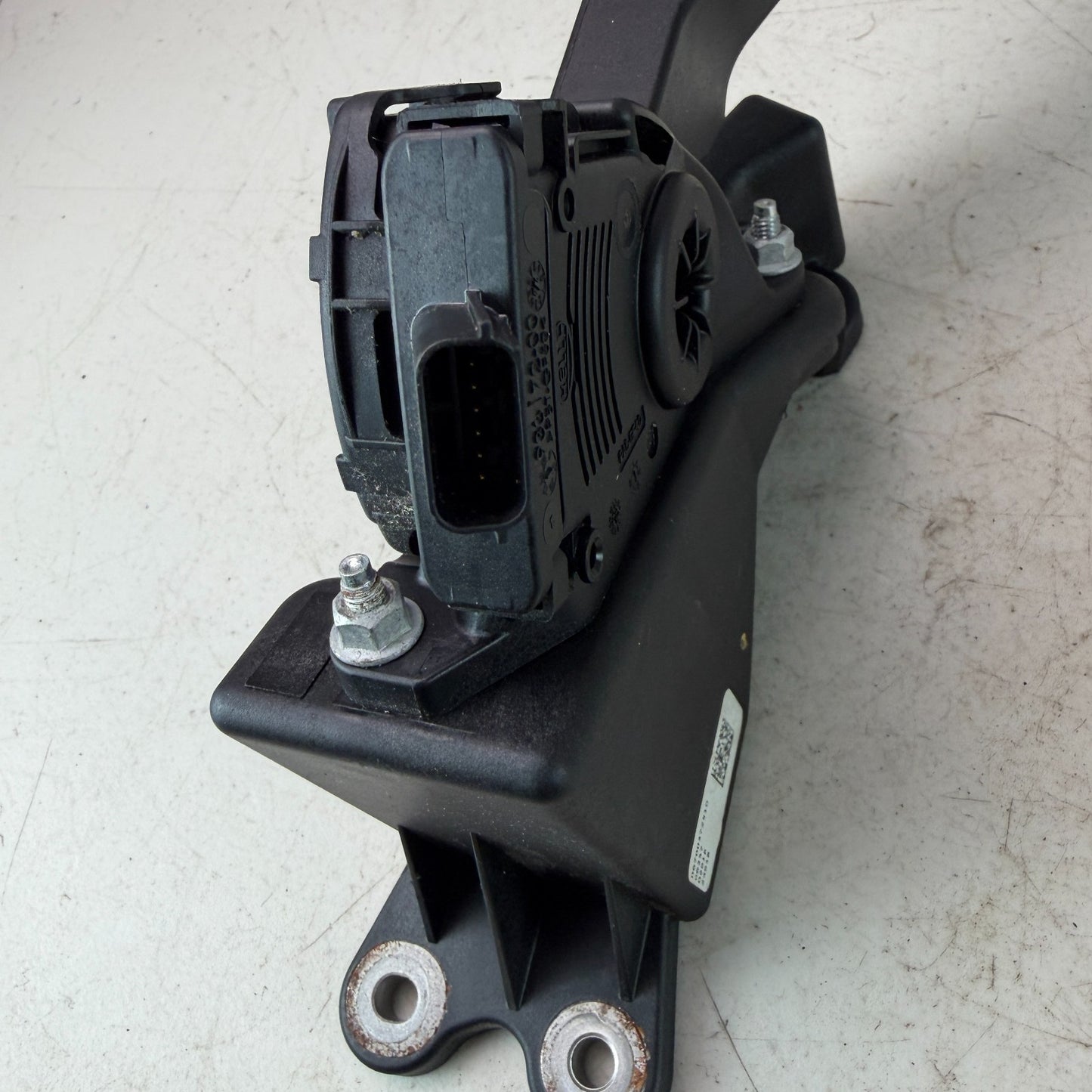 2017-2020 MASERATI LEVANTE GAS PEDAL ACCELERATOR THROTTLE SENSOR 04861714AF OEM