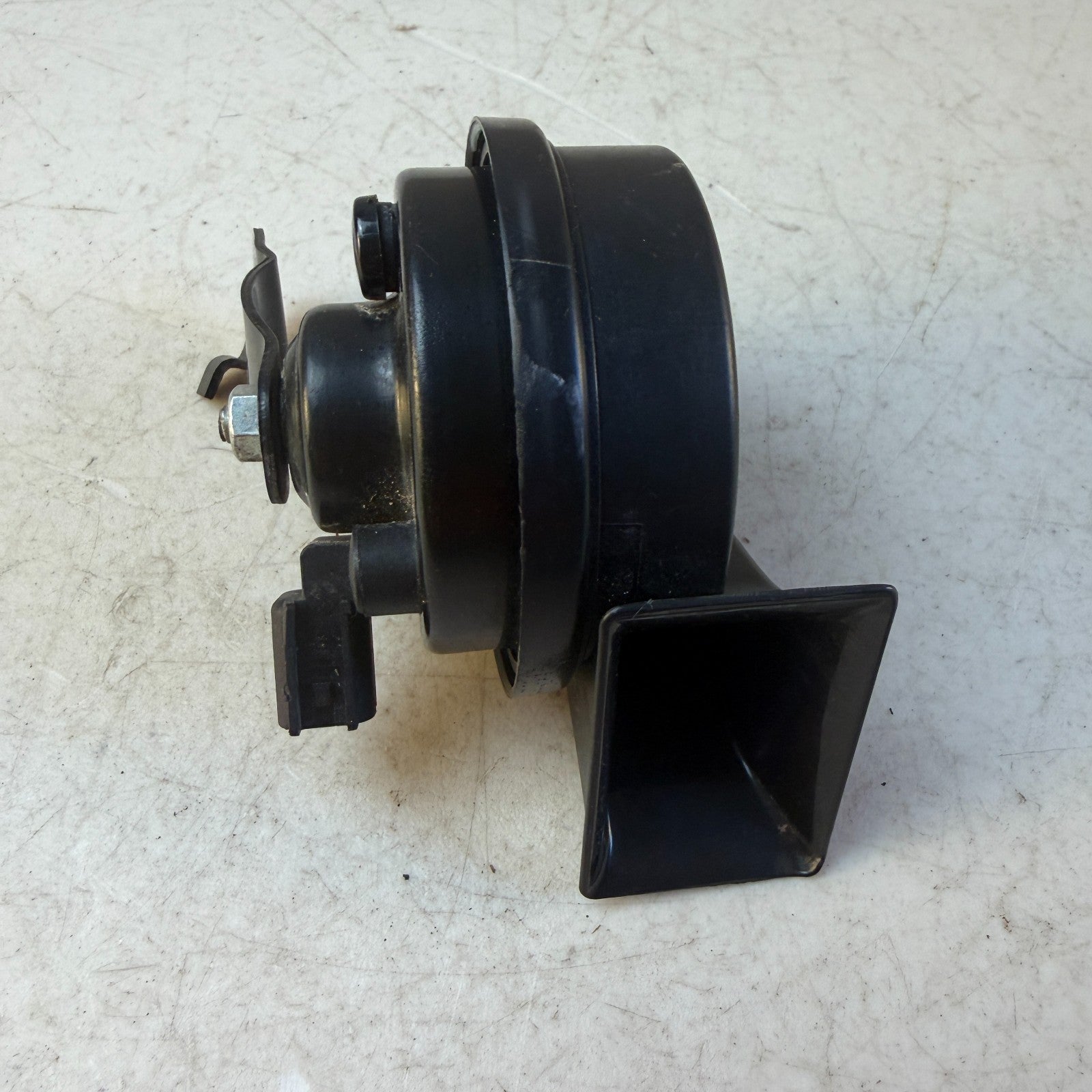 2016-2024 CHEVROLET CAMARO ZL1 LOW TONE NOTE PICH HORN ALARM SIGNAL SIREN OEM