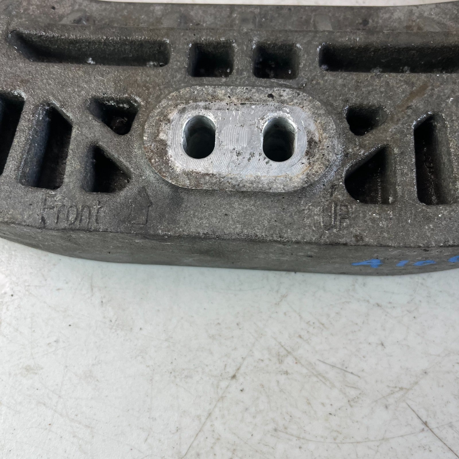 2015-2023 DODGE CHALLENGER TRANSMISSION CROSSMEMBER MOUNT BRACKET 68170323AA OEM