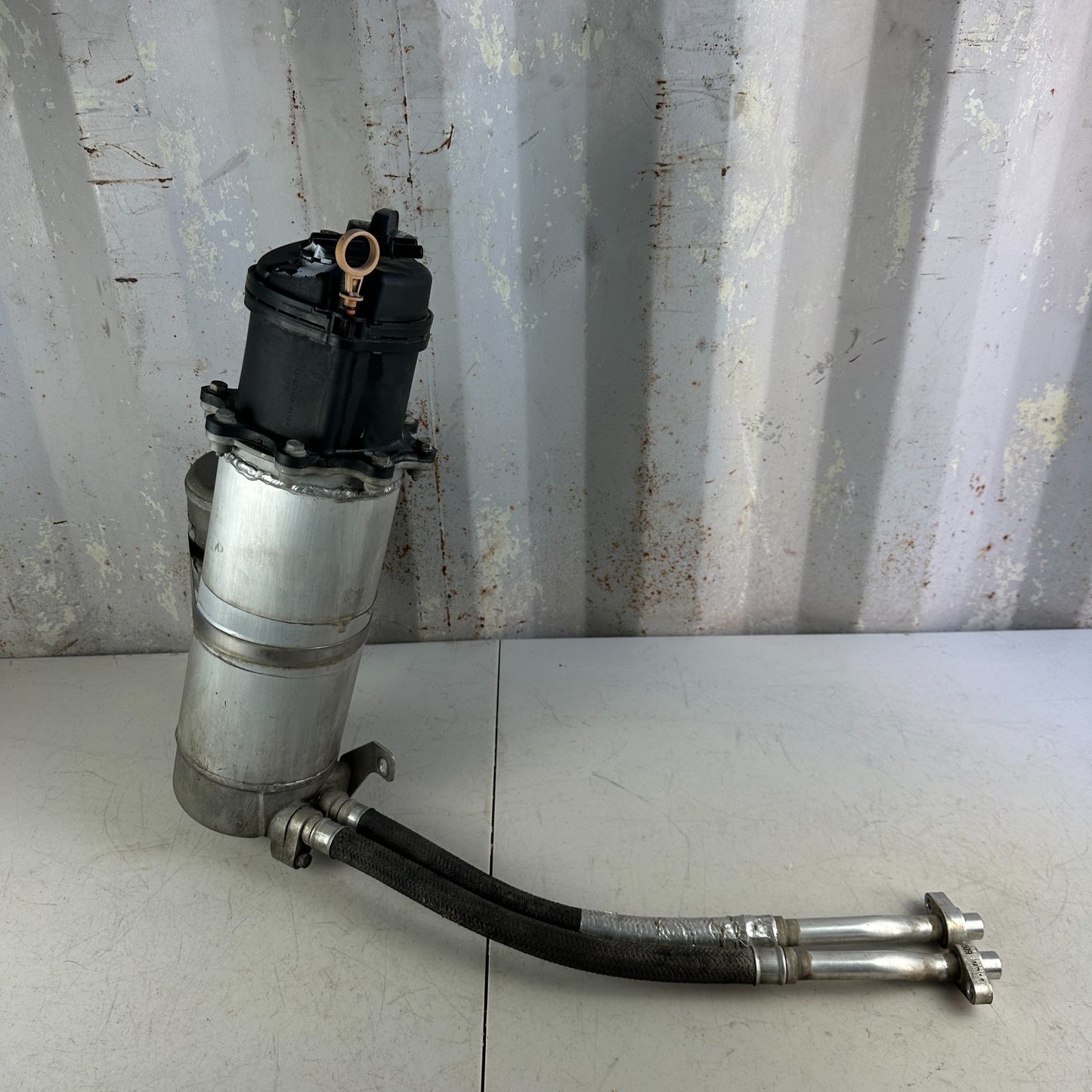 2014-2019 CHEVROLET CORVETTE C7 DRY SUMP OIL TANK RESEVOIR ASSEMBLY OEM
