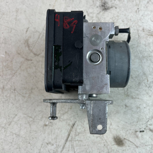 2015-2016 MERCEDES W205 C300 ABS ANTI-LOCK BRAKE PUMP CONTROL MODULE A2539011400