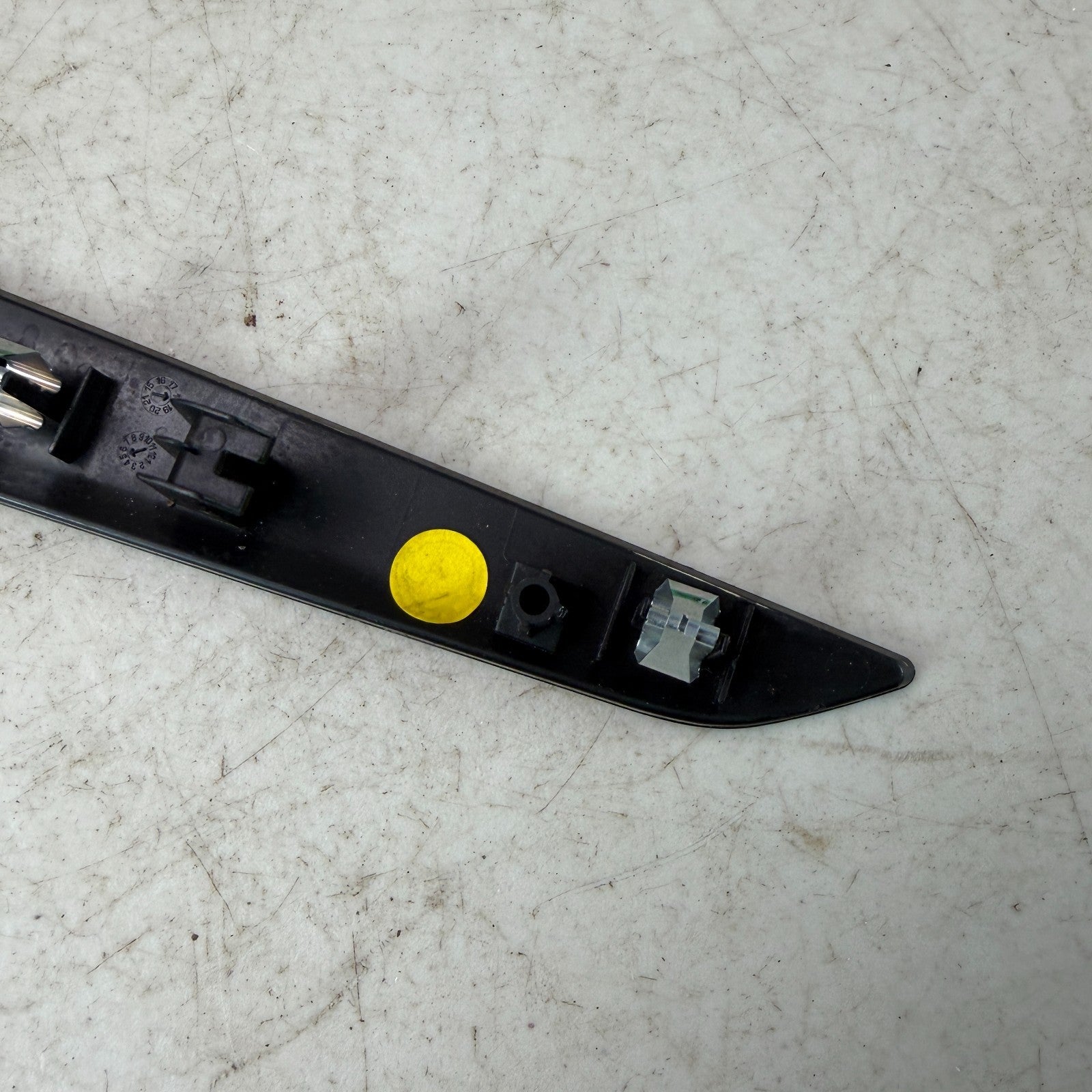 2017-2020 MASERATI LEVANTE FRONT LEFT DRIVER DOOR MOLDING TRIM PANEL 80386 OEM